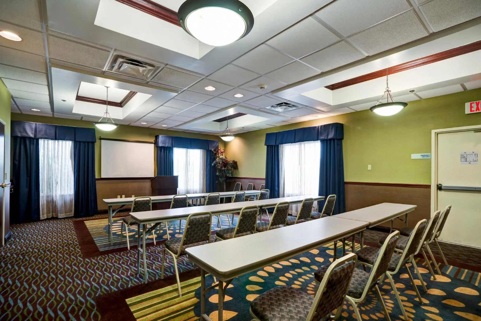 Meeting/conference room in Holiday Inn Express Hotel & Suites Christiansburg by IHG