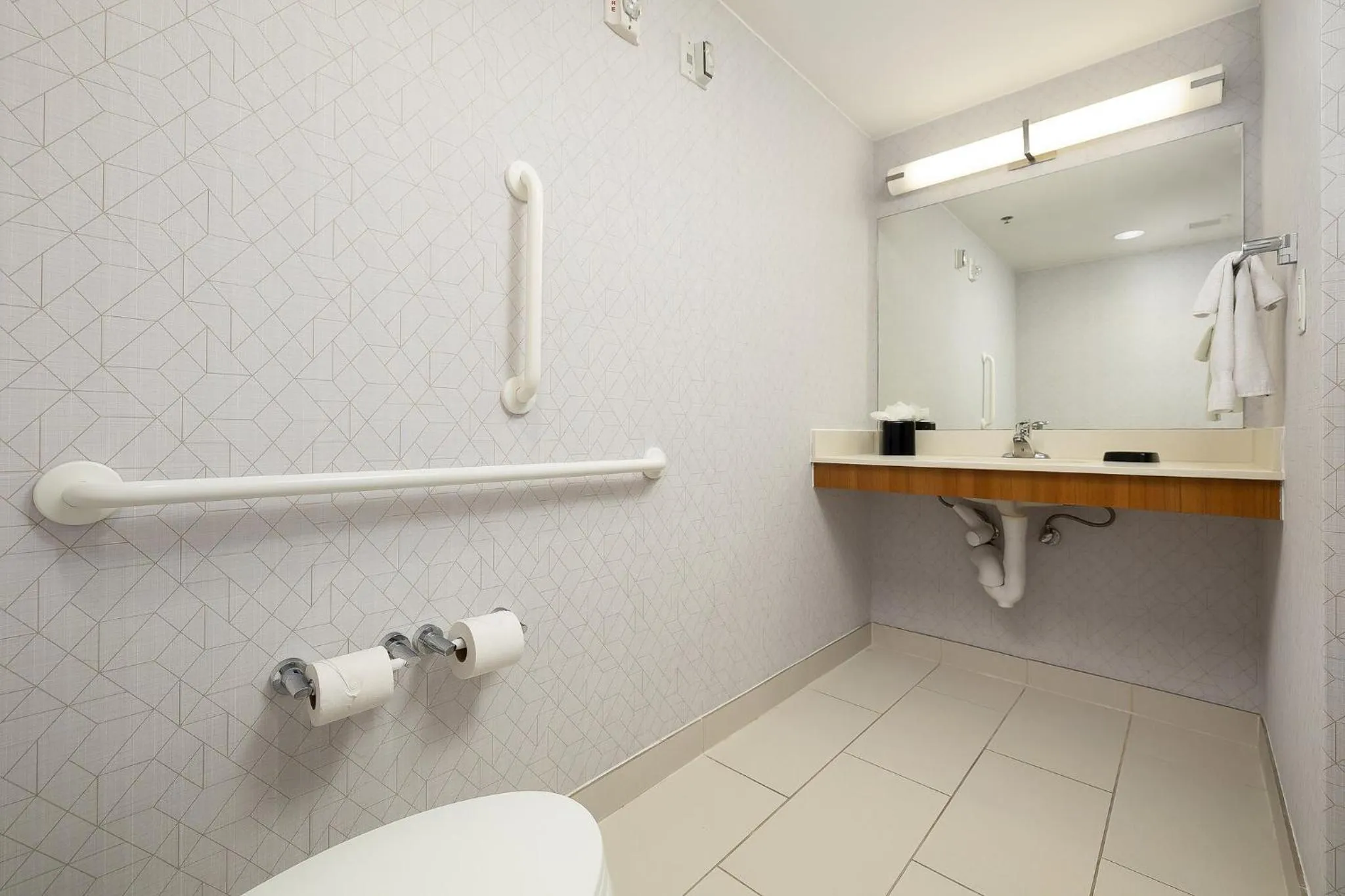 Toilet in SpringHill Suites by Marriott McAllen Convention Center