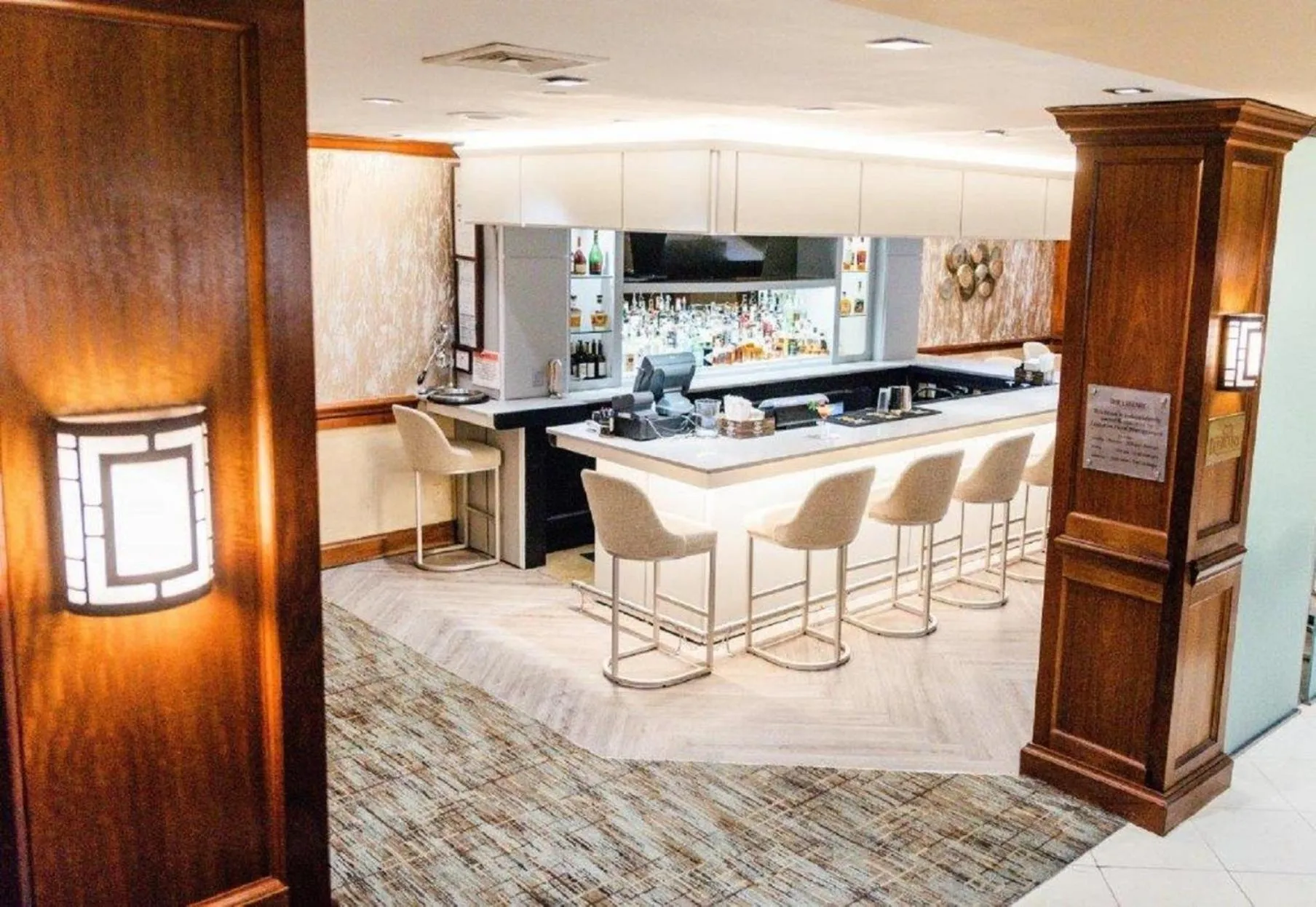 Lounge or bar in Crowne Plaza Knoxville Downtown University by IHG