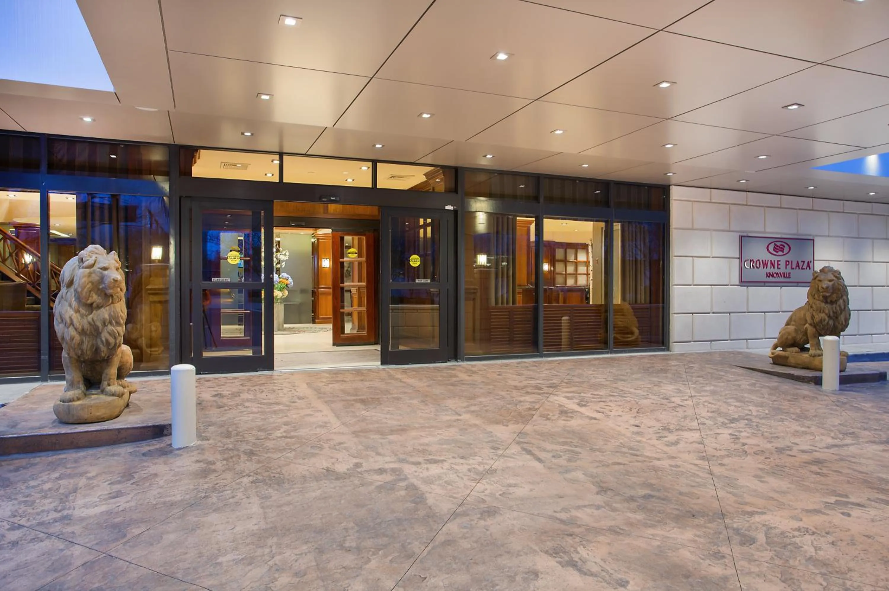 Property building in Crowne Plaza Knoxville Downtown University by IHG