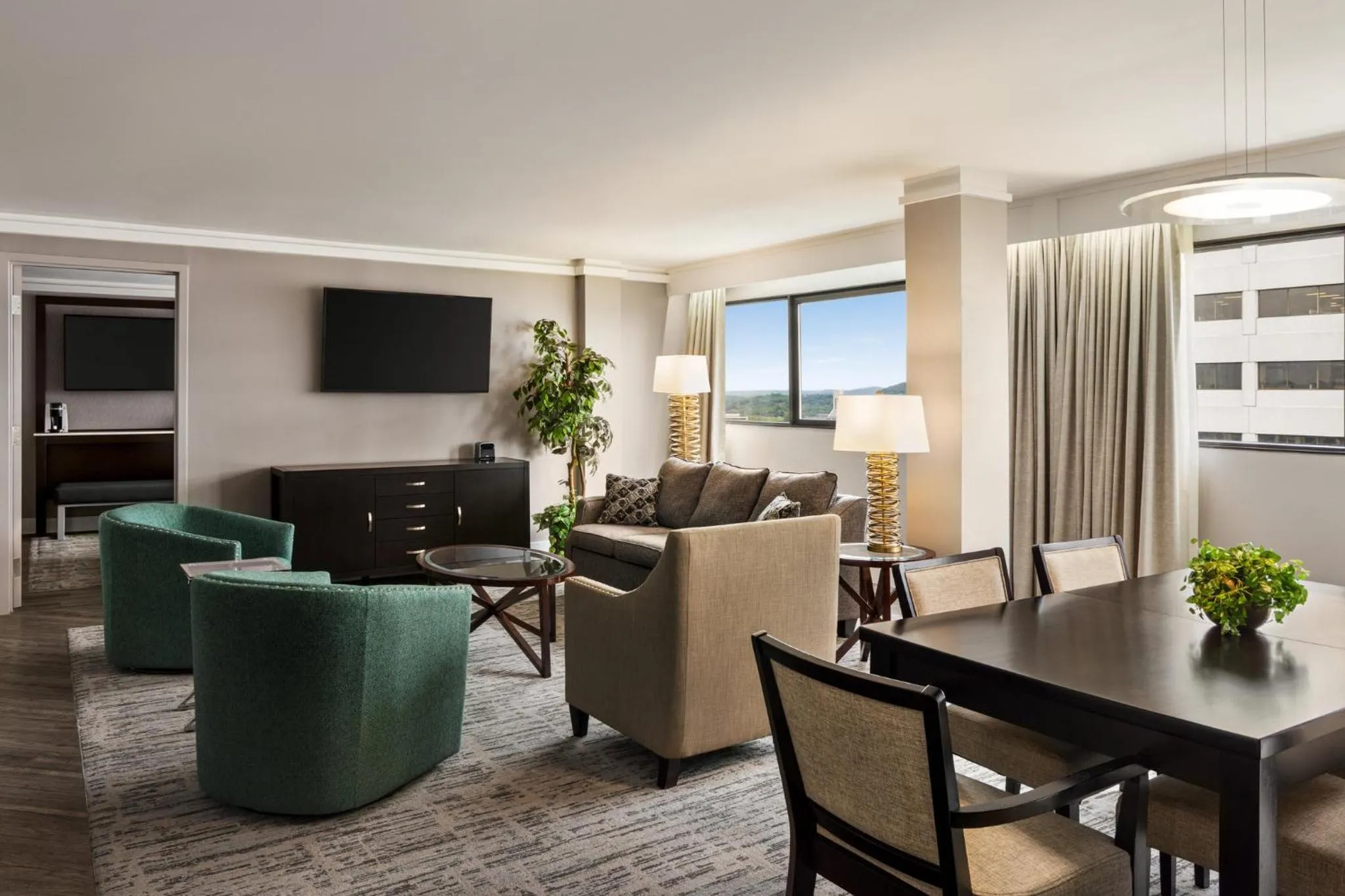 Bedroom in Crowne Plaza Knoxville Downtown University by IHG