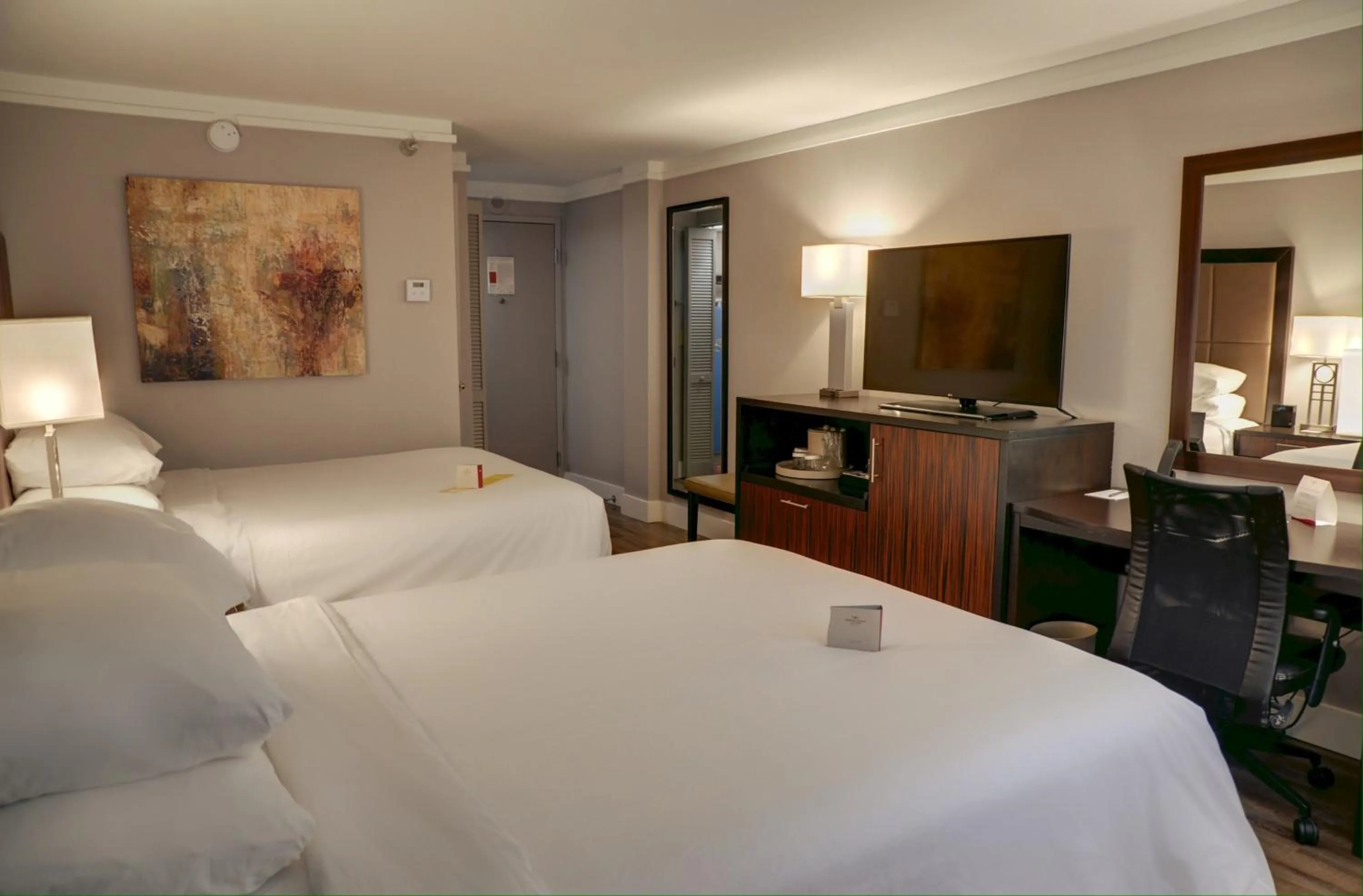 Photo of the whole room, Bed in Crowne Plaza Knoxville Downtown University by IHG