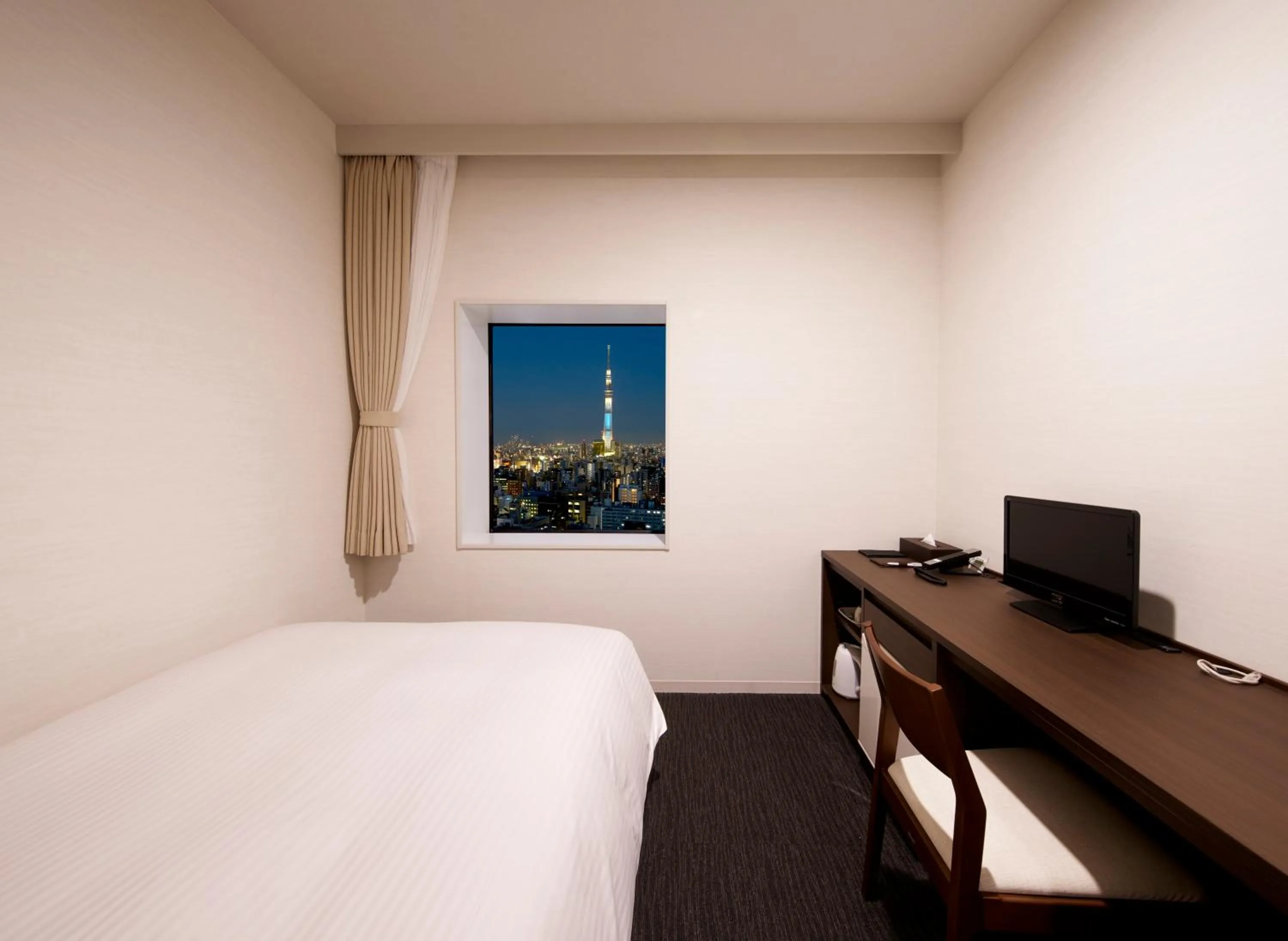 Night, Bed in Hotel Crown Hills Ueno Premier