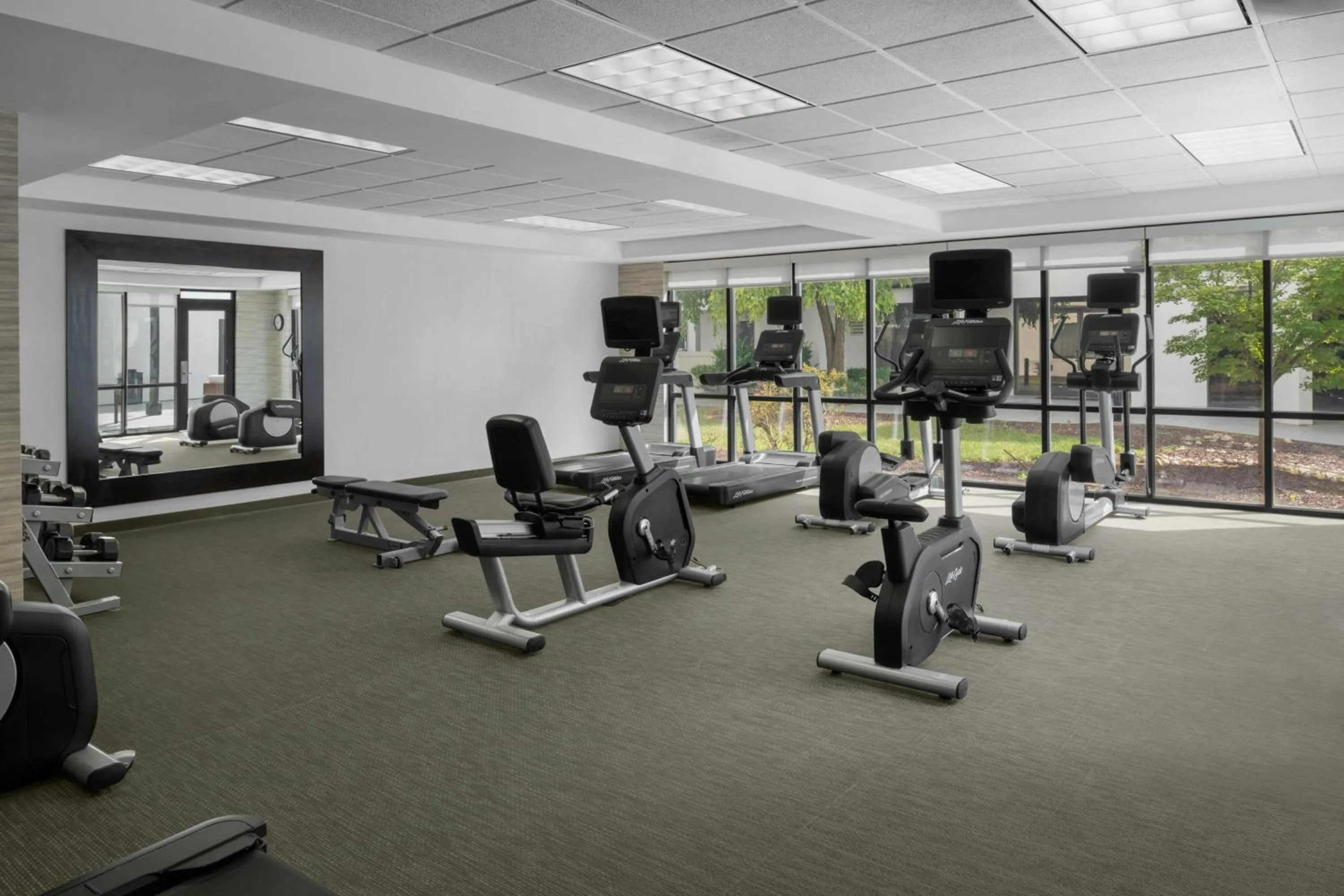 Fitness centre/facilities in Courtyard Charlotte Airport North