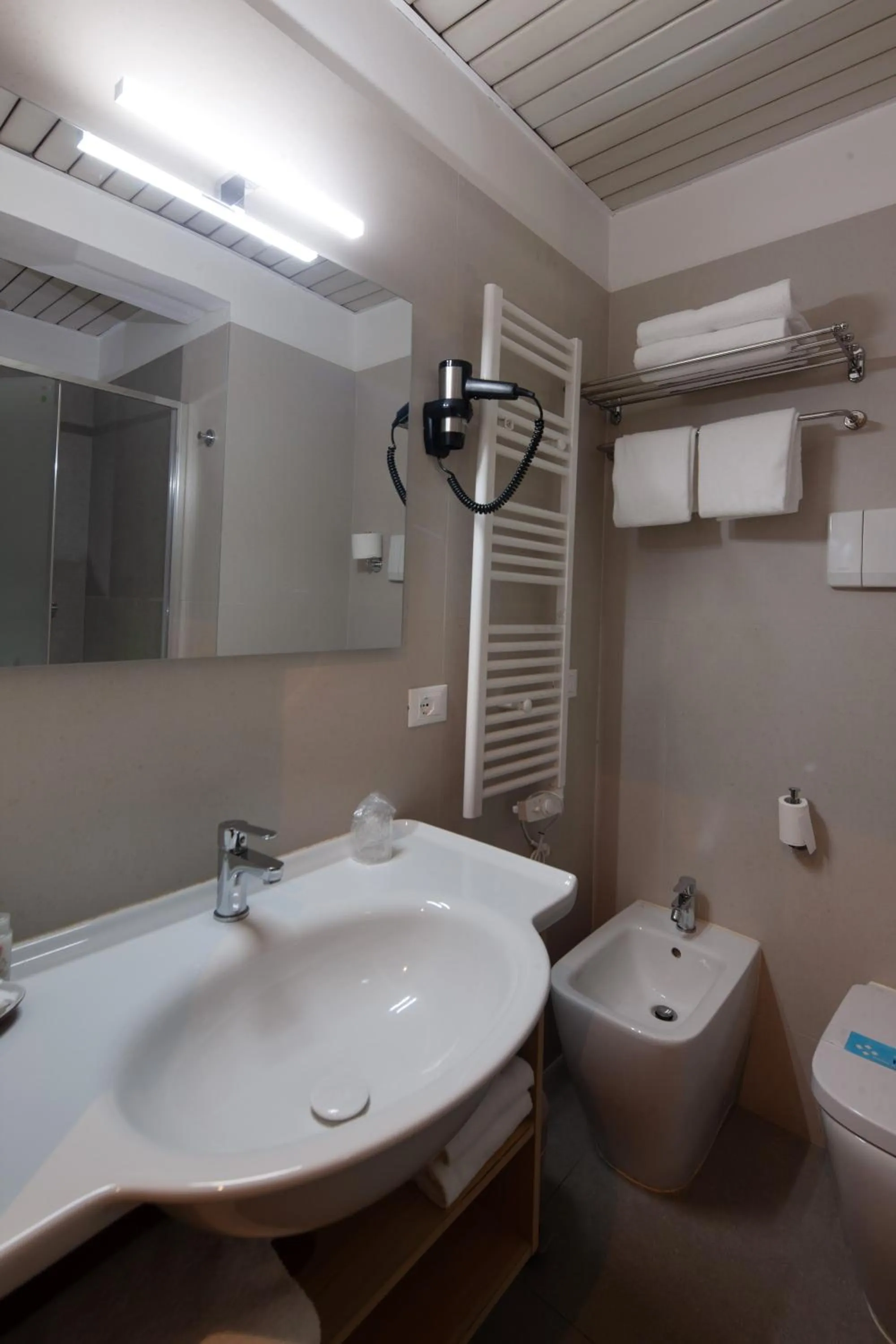 Bathroom in CityHotel Cristina Vicenza