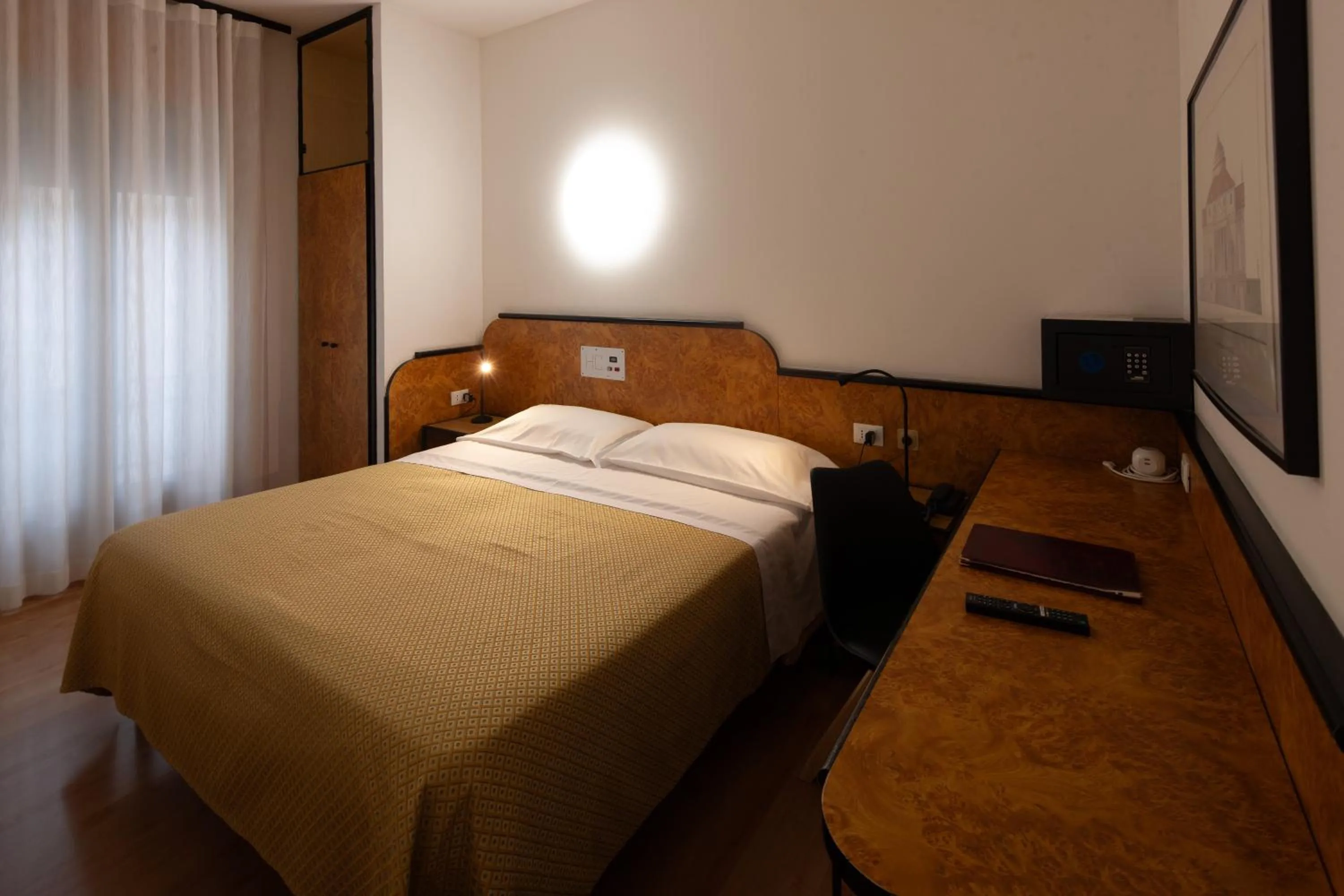 Bedroom, Bed in CityHotel Cristina Vicenza