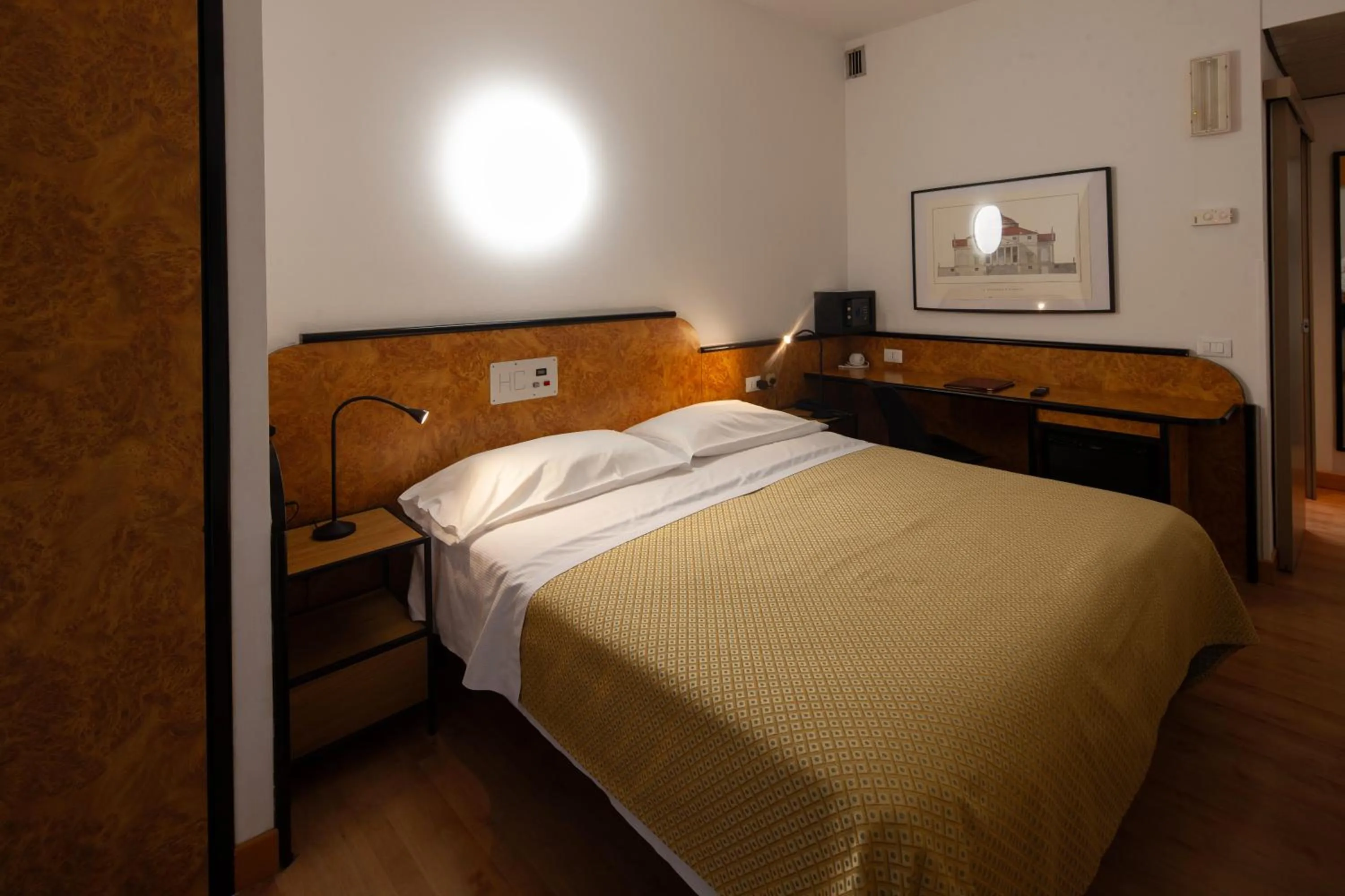 Bedroom, Bed in CityHotel Cristina Vicenza