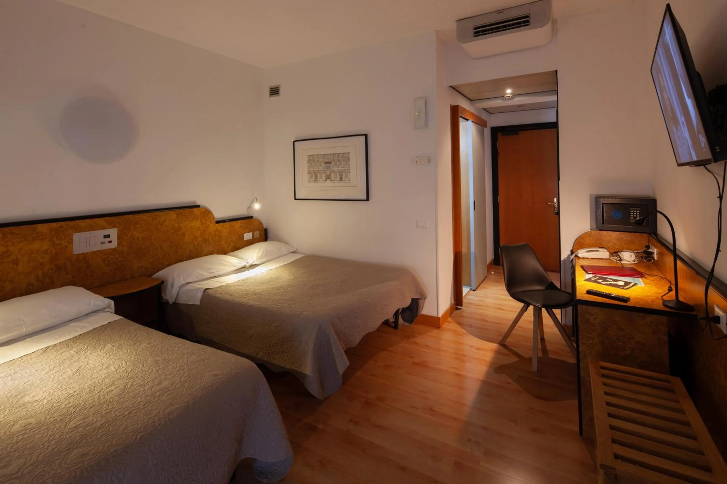 Bedroom, Bed in CityHotel Cristina Vicenza