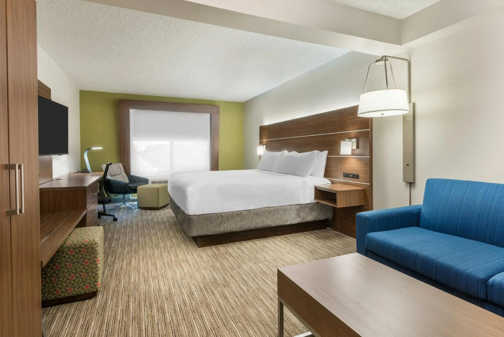Photo of the whole room, Bed in Holiday Inn Express Hotel & Suites Bentonville by IHG