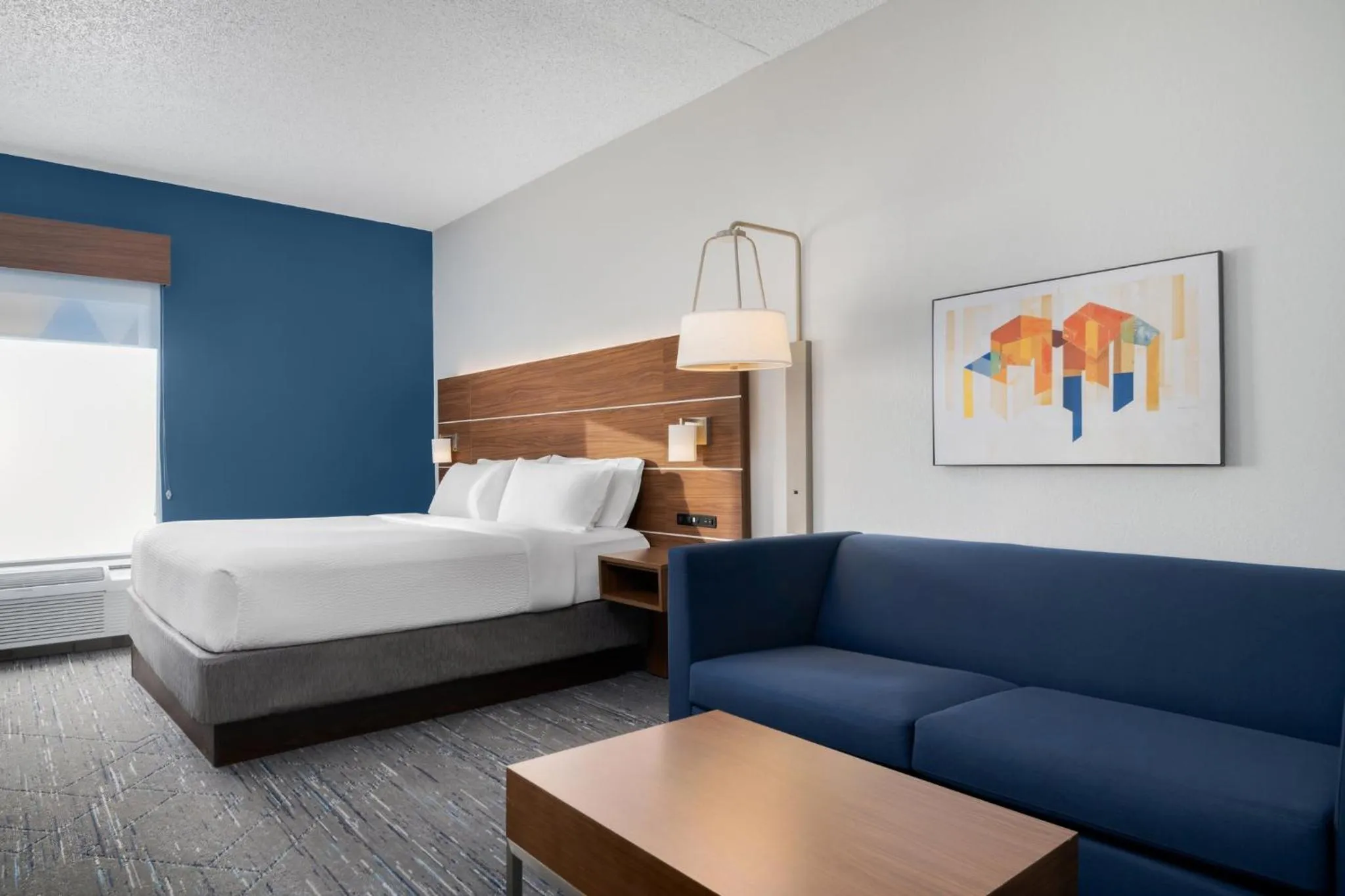 Photo of the whole room, Bed in Holiday Inn Express Hotel & Suites Bentonville by IHG