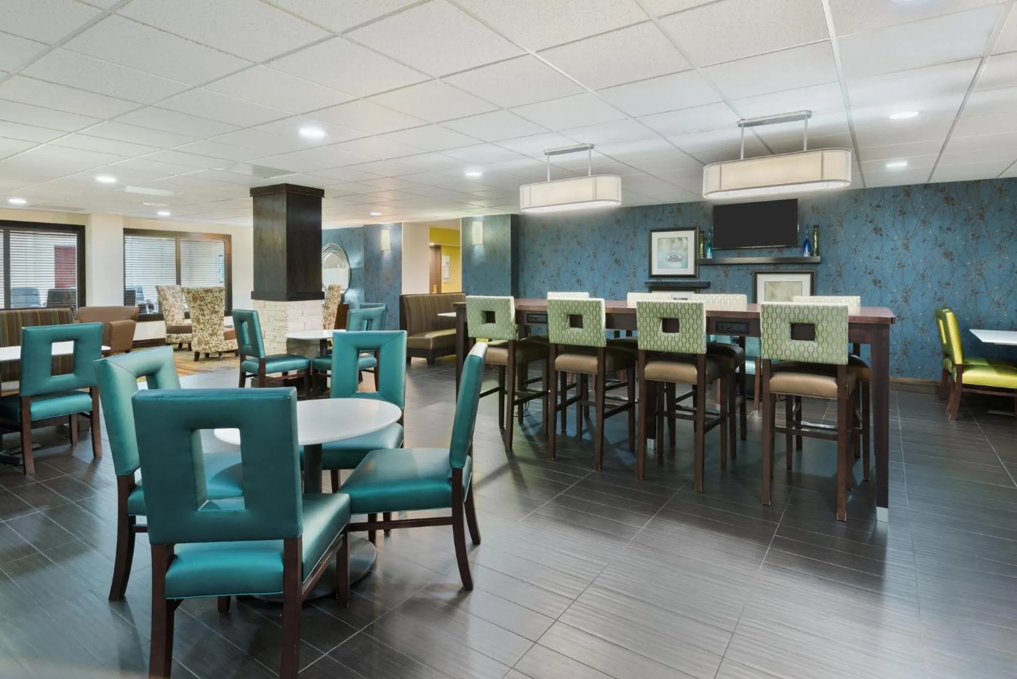 Breakfast in Holiday Inn Express Hotel & Suites Bentonville by IHG