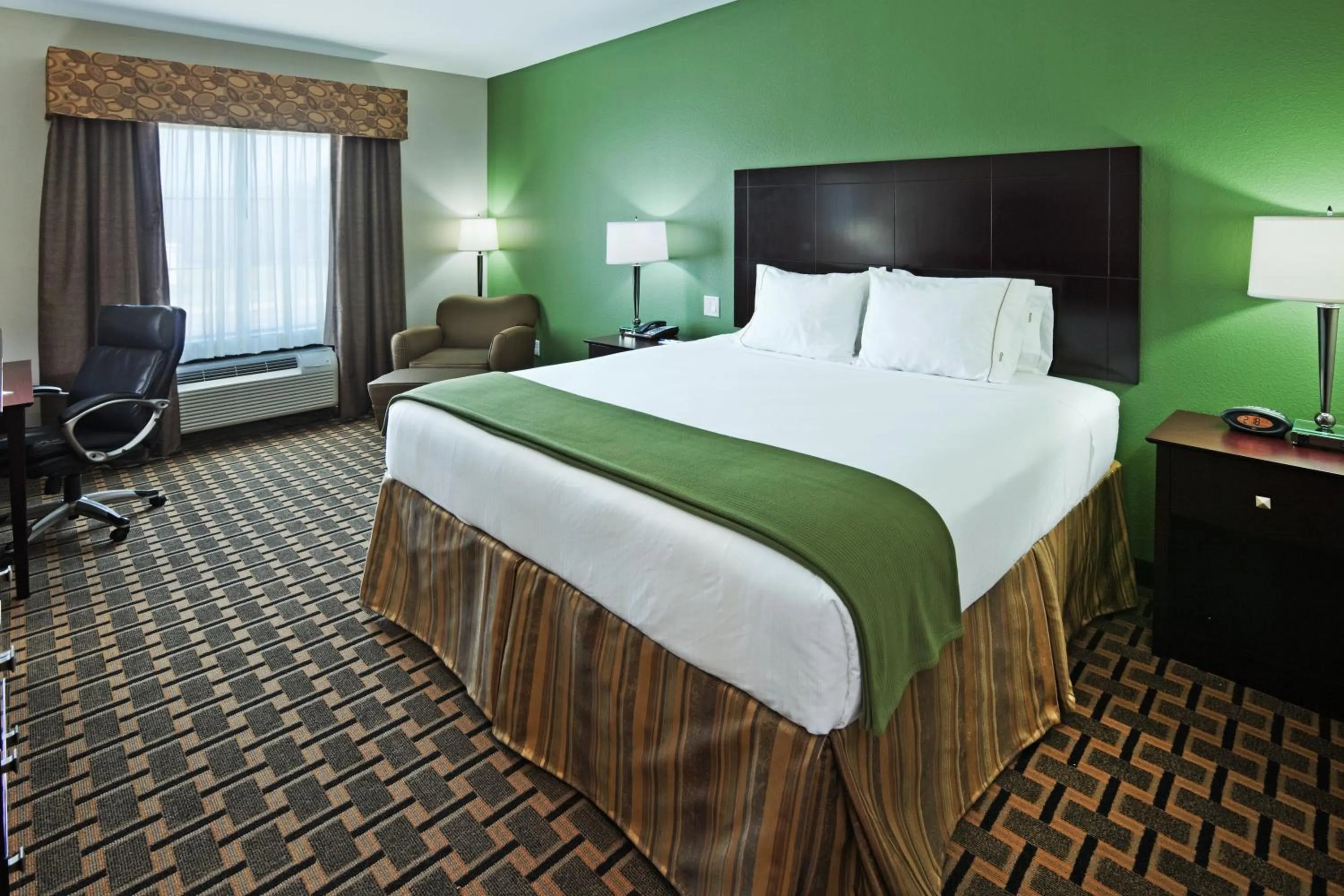 Photo of the whole room, Bed in Holiday Inn Express Hotels & Suites Jacksonville by IHG