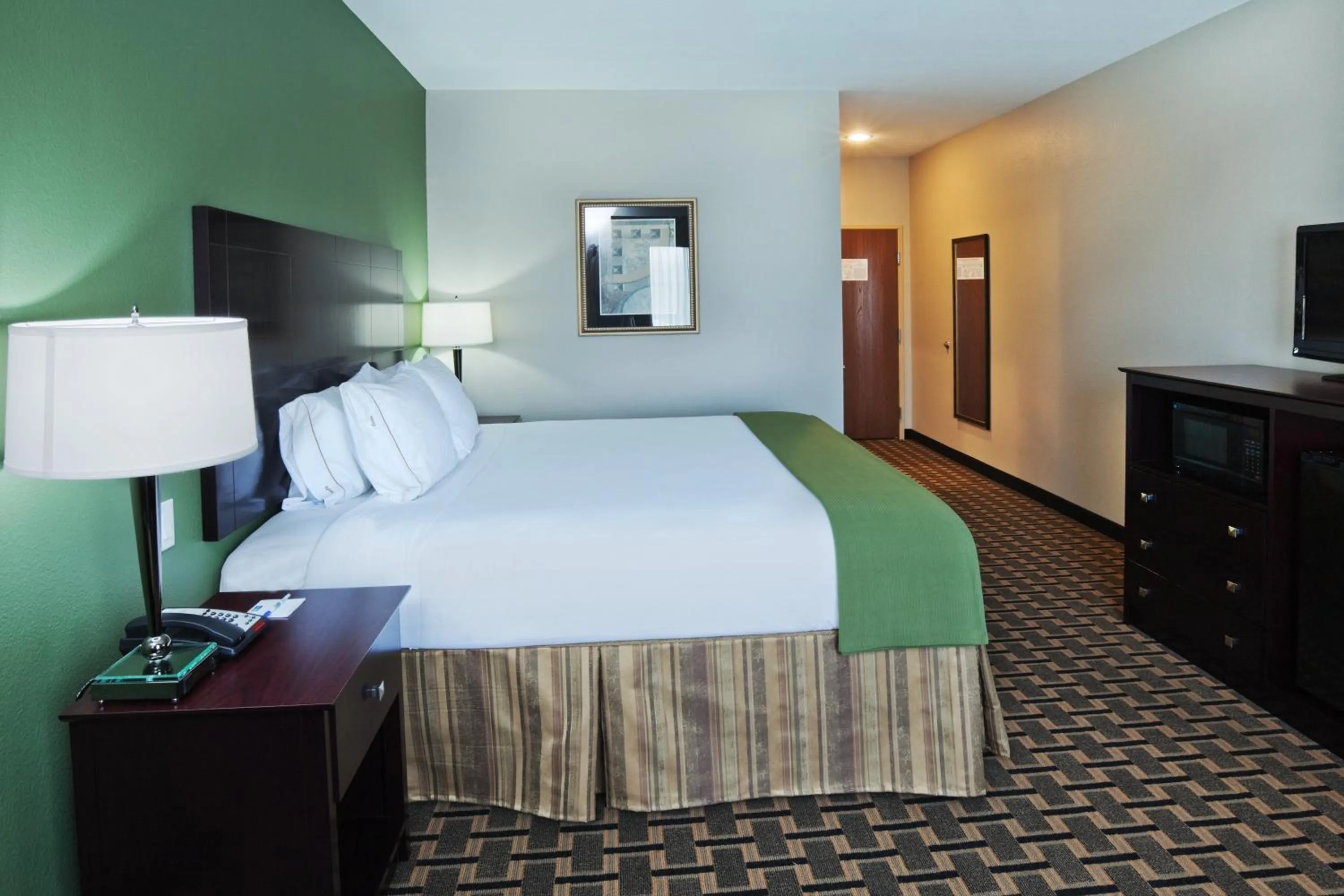 Photo of the whole room, Bed in Holiday Inn Express Hotels & Suites Jacksonville by IHG