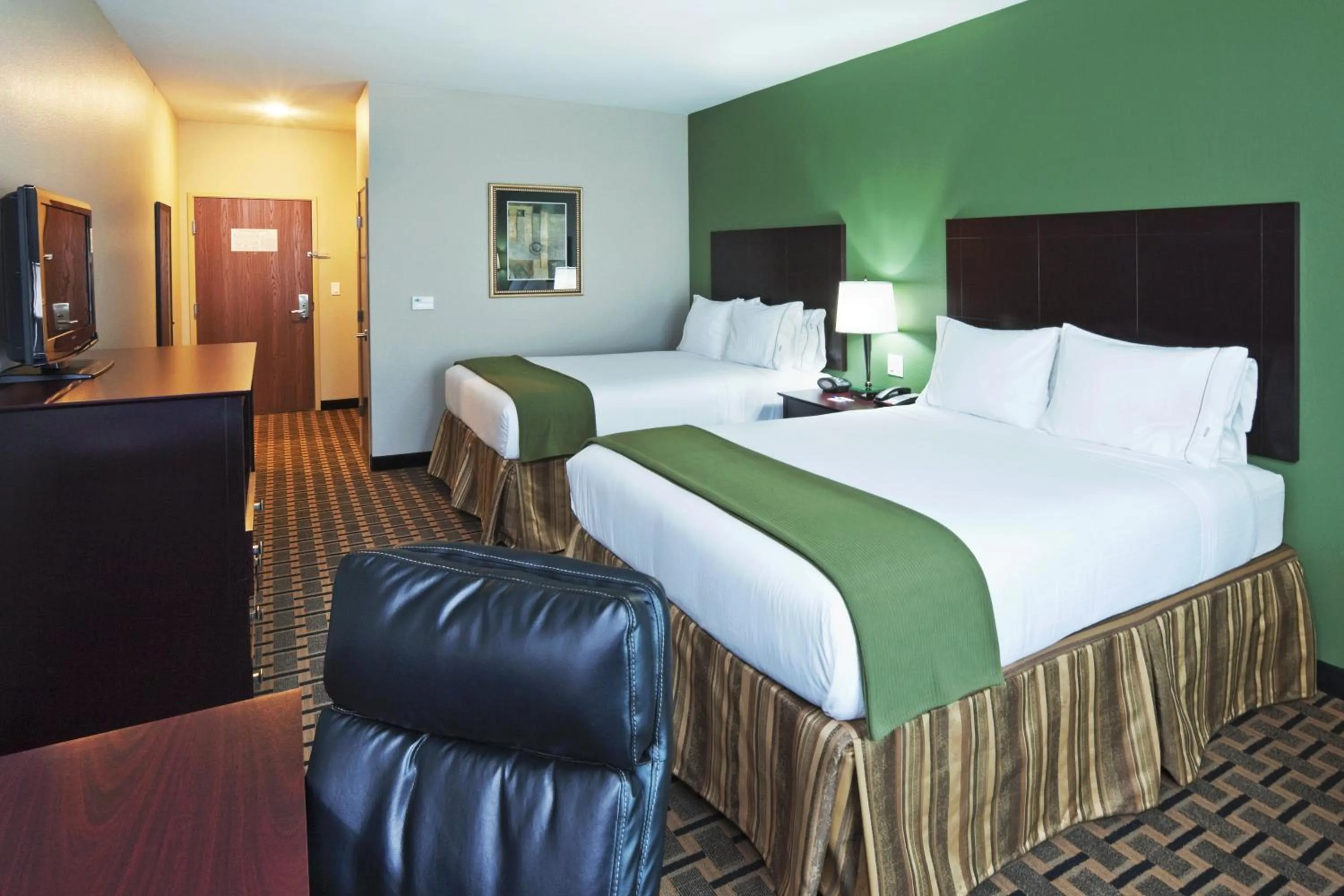 Photo of the whole room, Bed in Holiday Inn Express Hotels & Suites Jacksonville by IHG