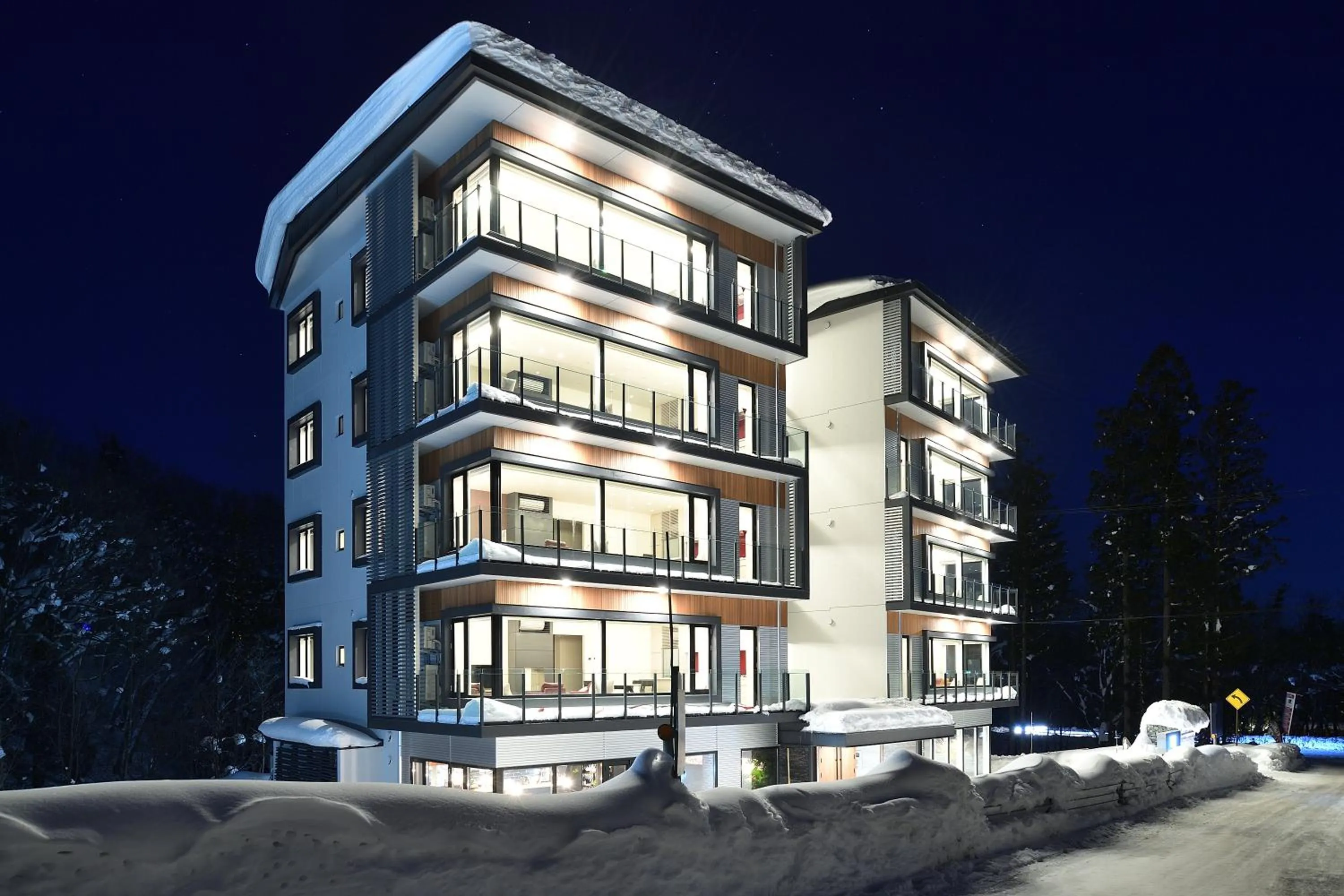 Property building in Mountain Side Hakuba