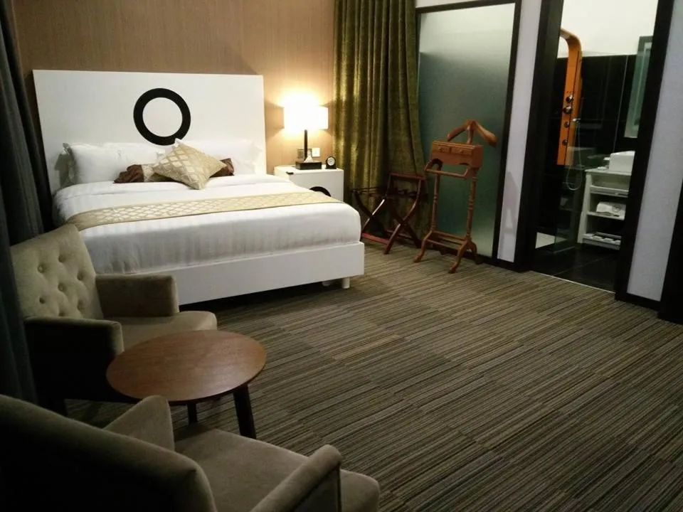 Bathroom, Bed in Bei Boutique Hotel