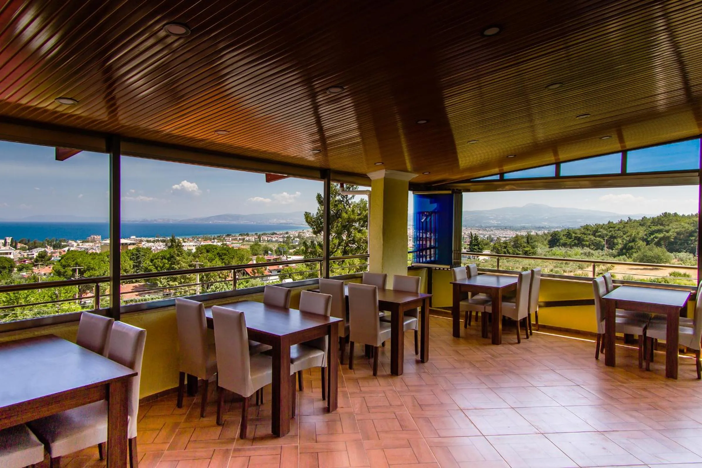 Restaurant/places to eat in Misa Pension Apart