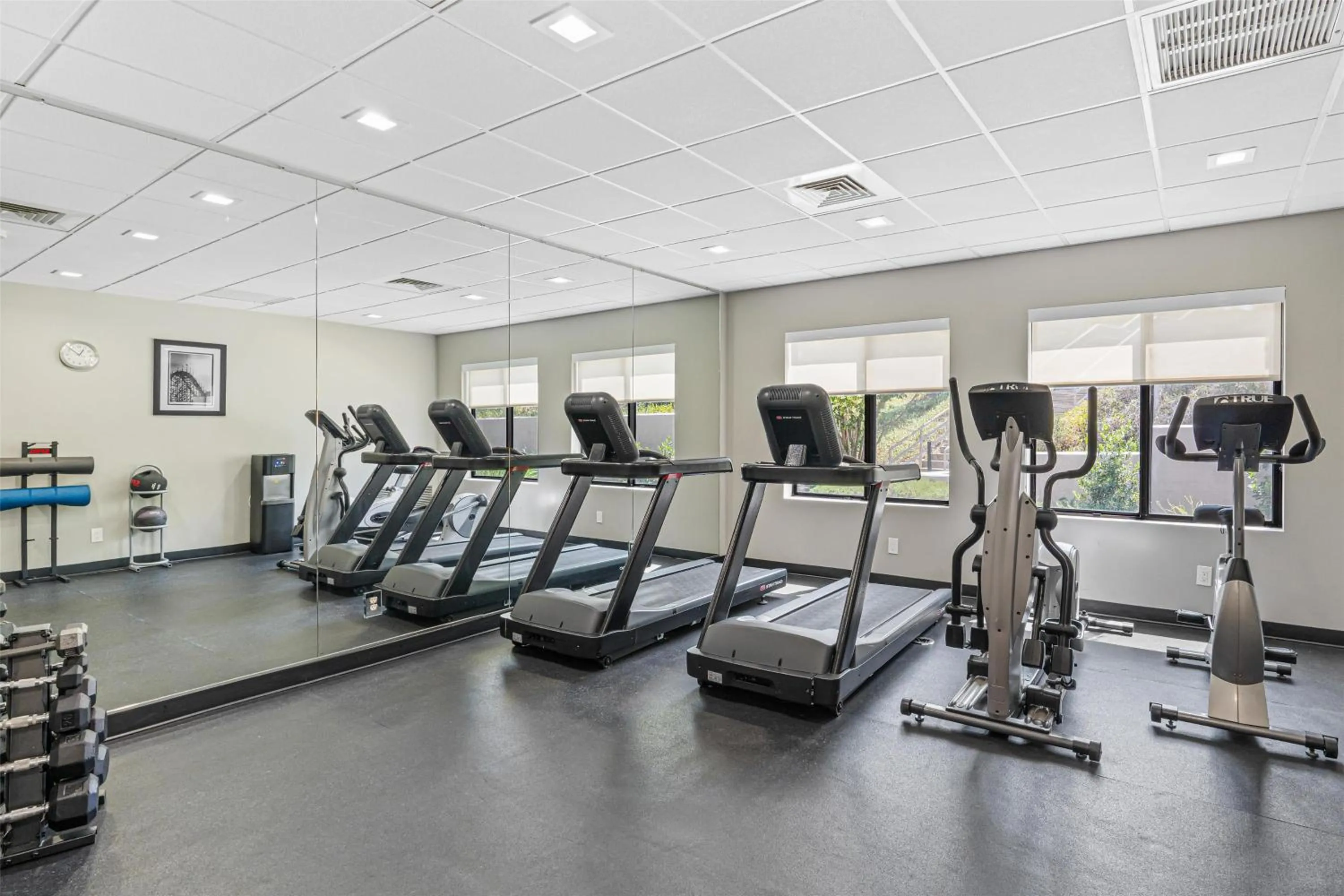 Fitness centre/facilities in Best Western Valencia/Six Flags Inn & Suites