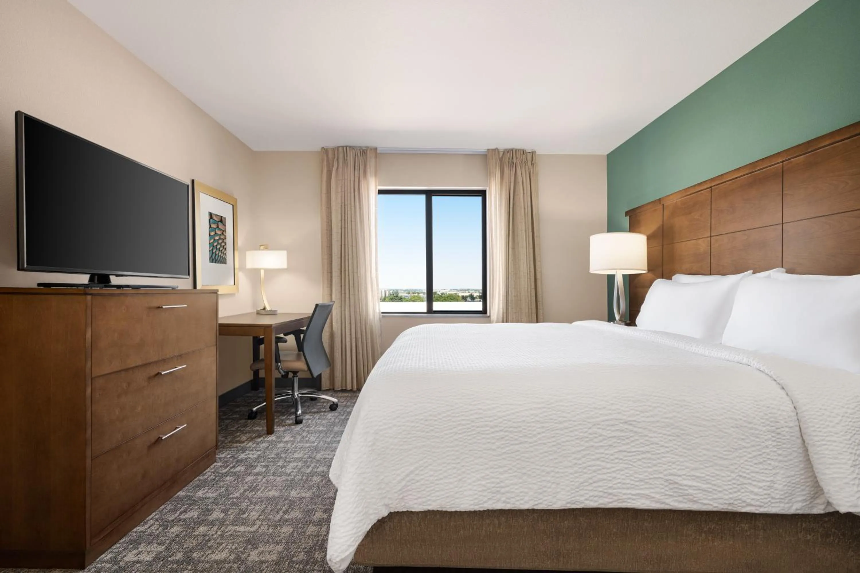 Bedroom, Bed in Staybridge Suites Oklahoma City-Quail Springs by IHG