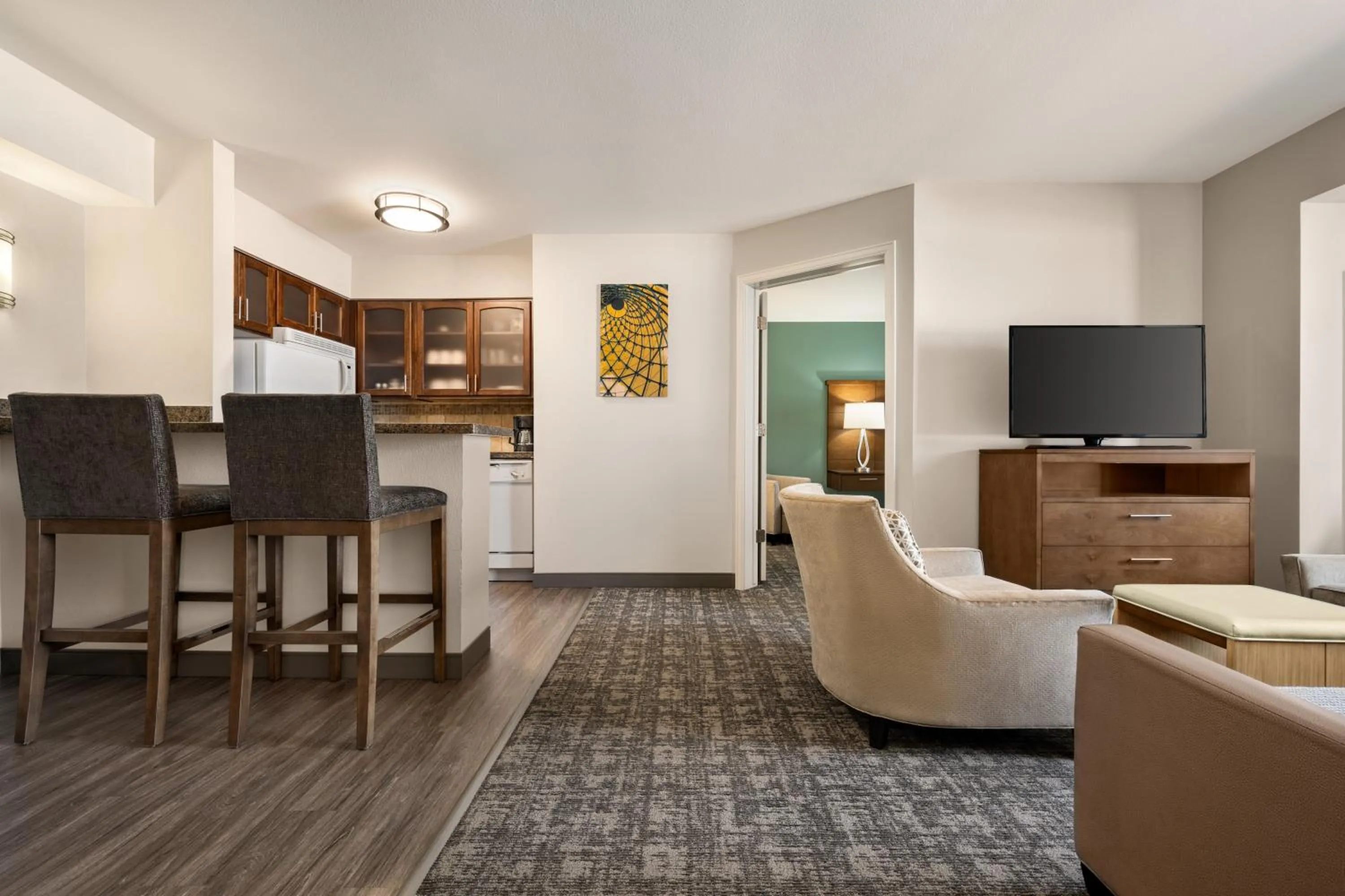 Living room in Staybridge Suites Oklahoma City-Quail Springs by IHG