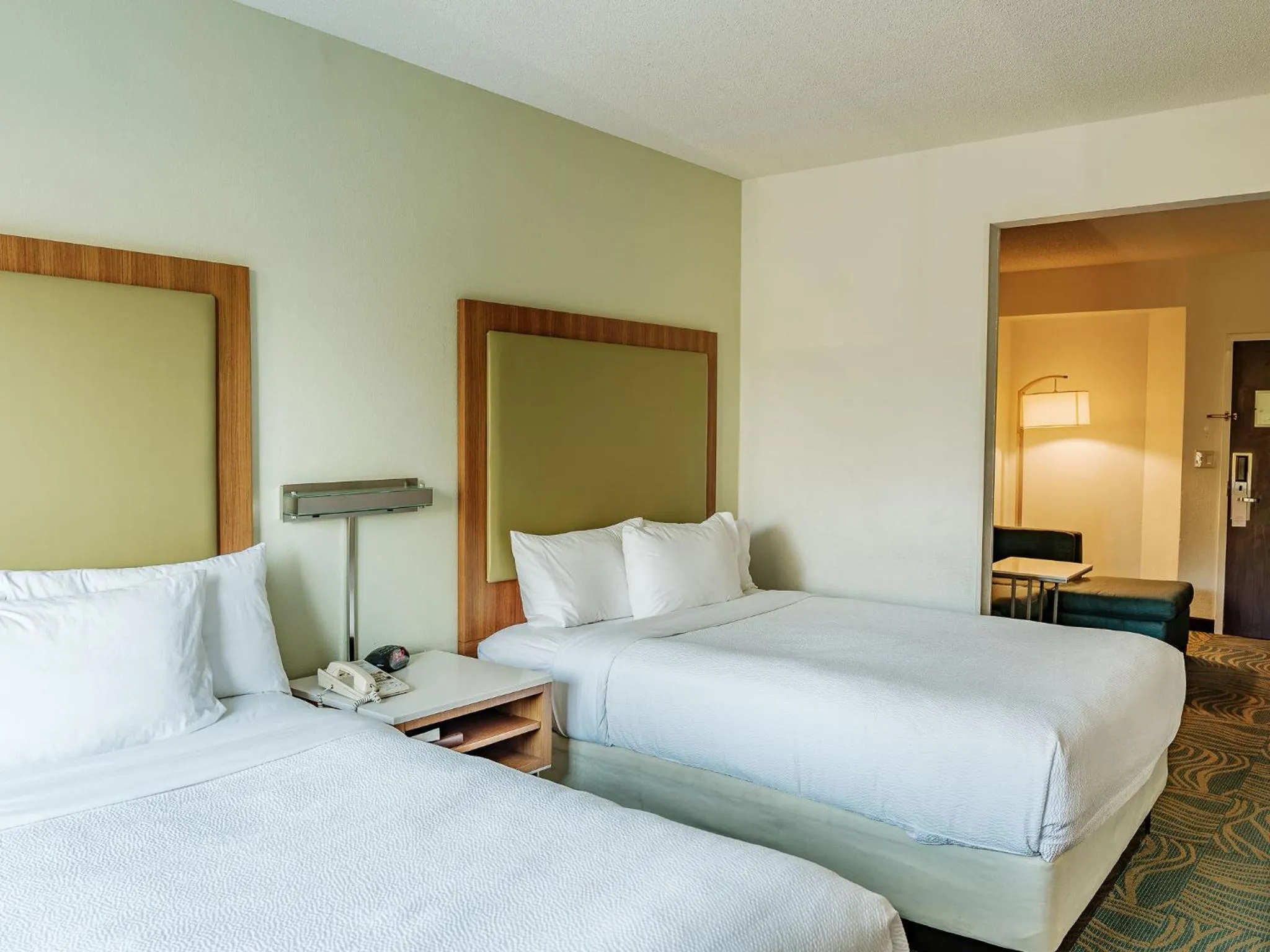 Bed in The Beacon Charlotte Airport by IHG