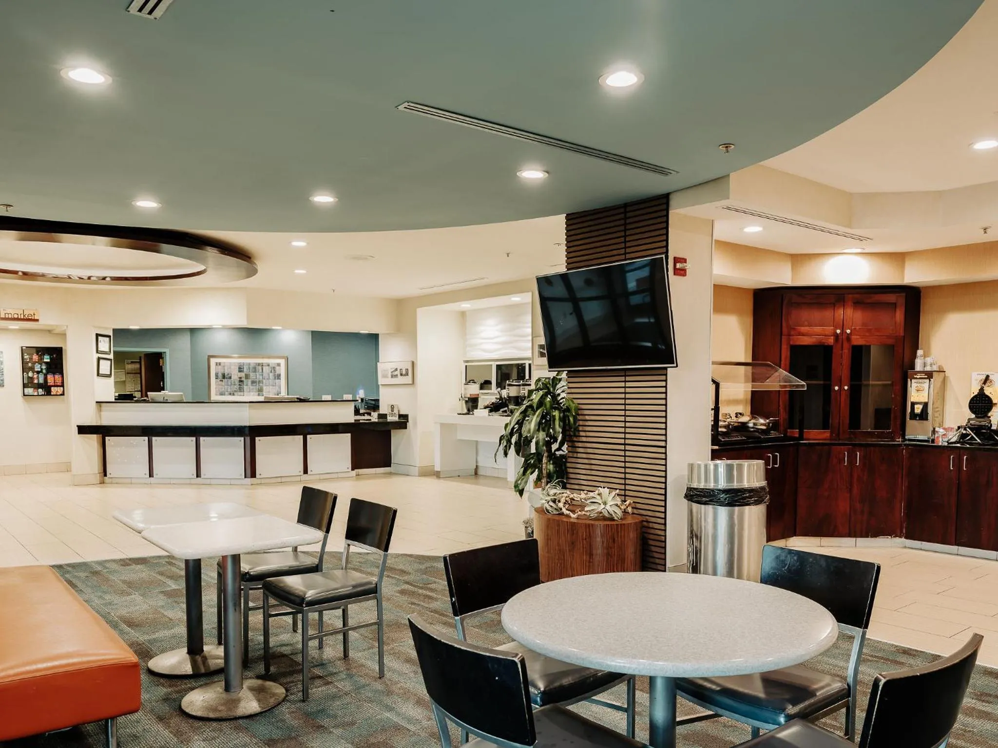The Beacon Charlotte Airport by IHG