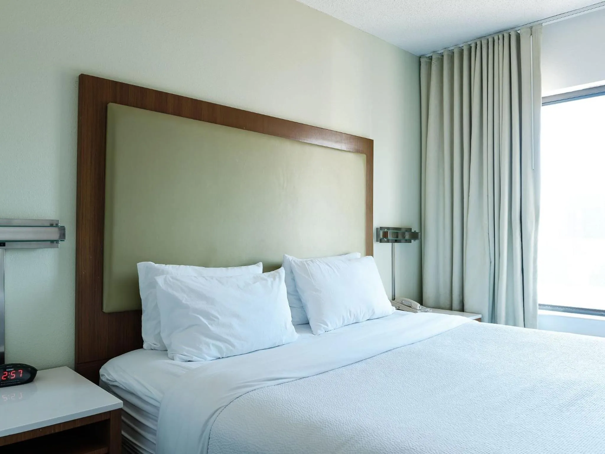 Photo of the whole room, Bed in The Beacon Charlotte Airport by IHG