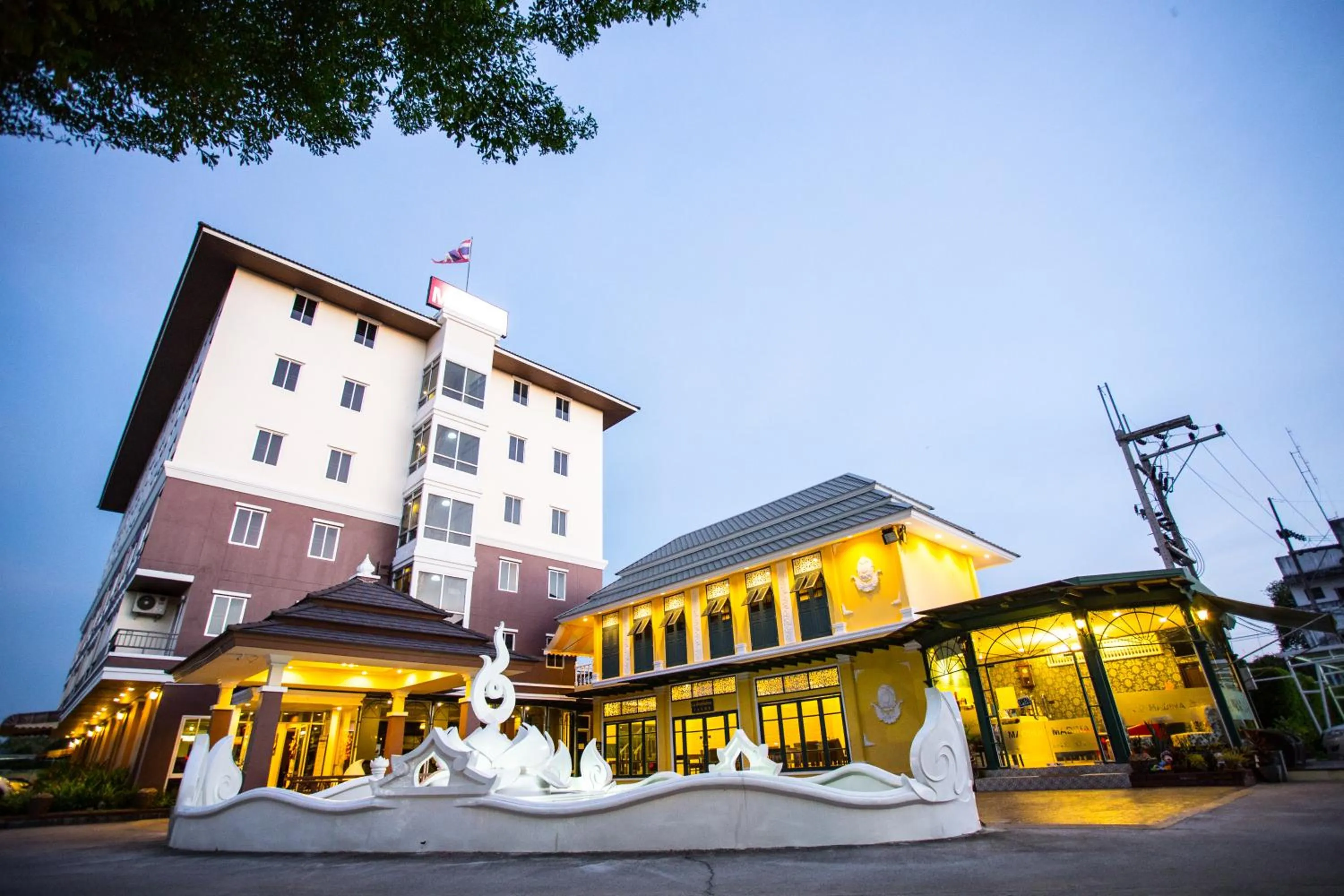 Property building in Madina Rayong Hotel