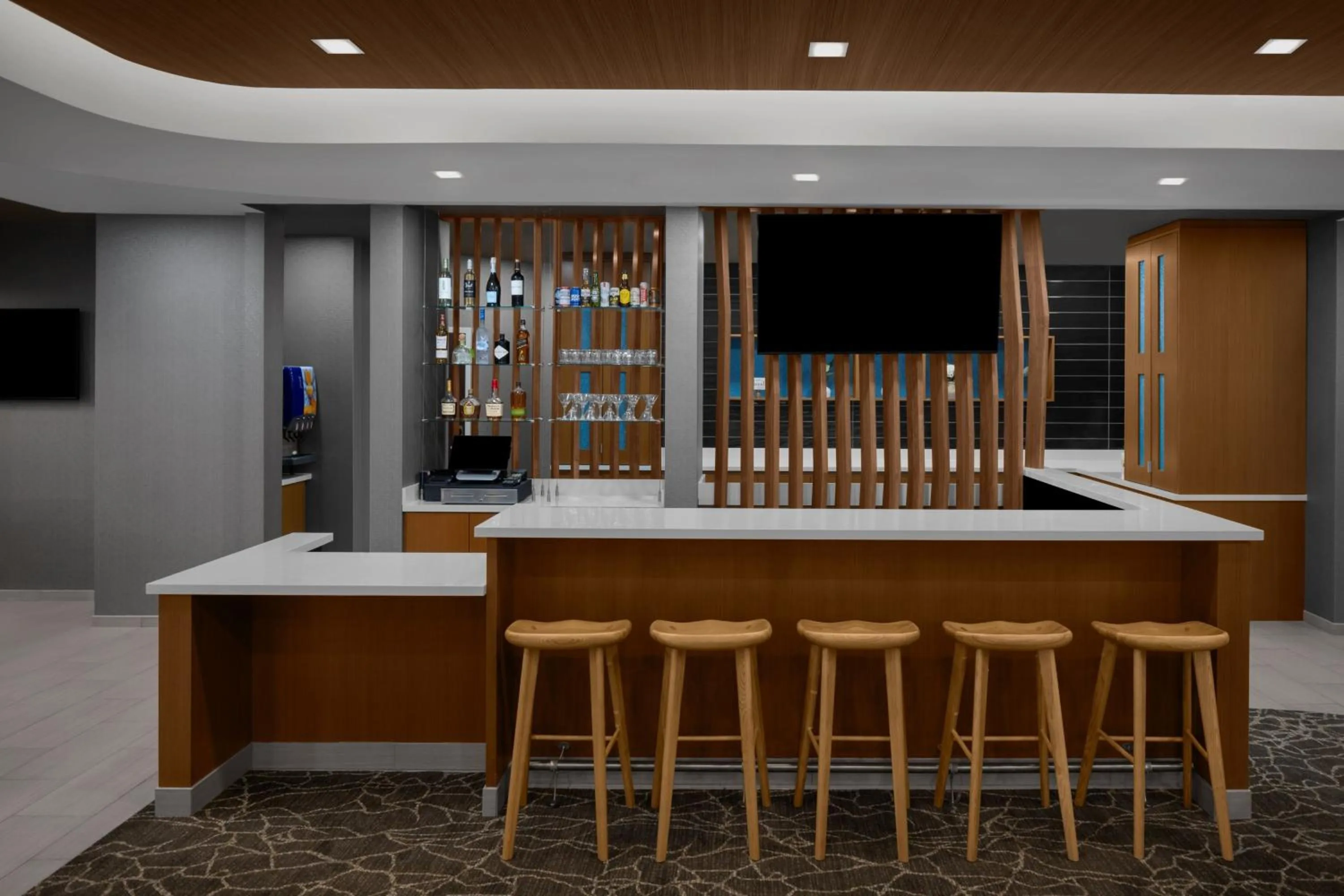 Lounge or bar in SpringHill Suites by Marriott Grand Rapids Airport Southeast