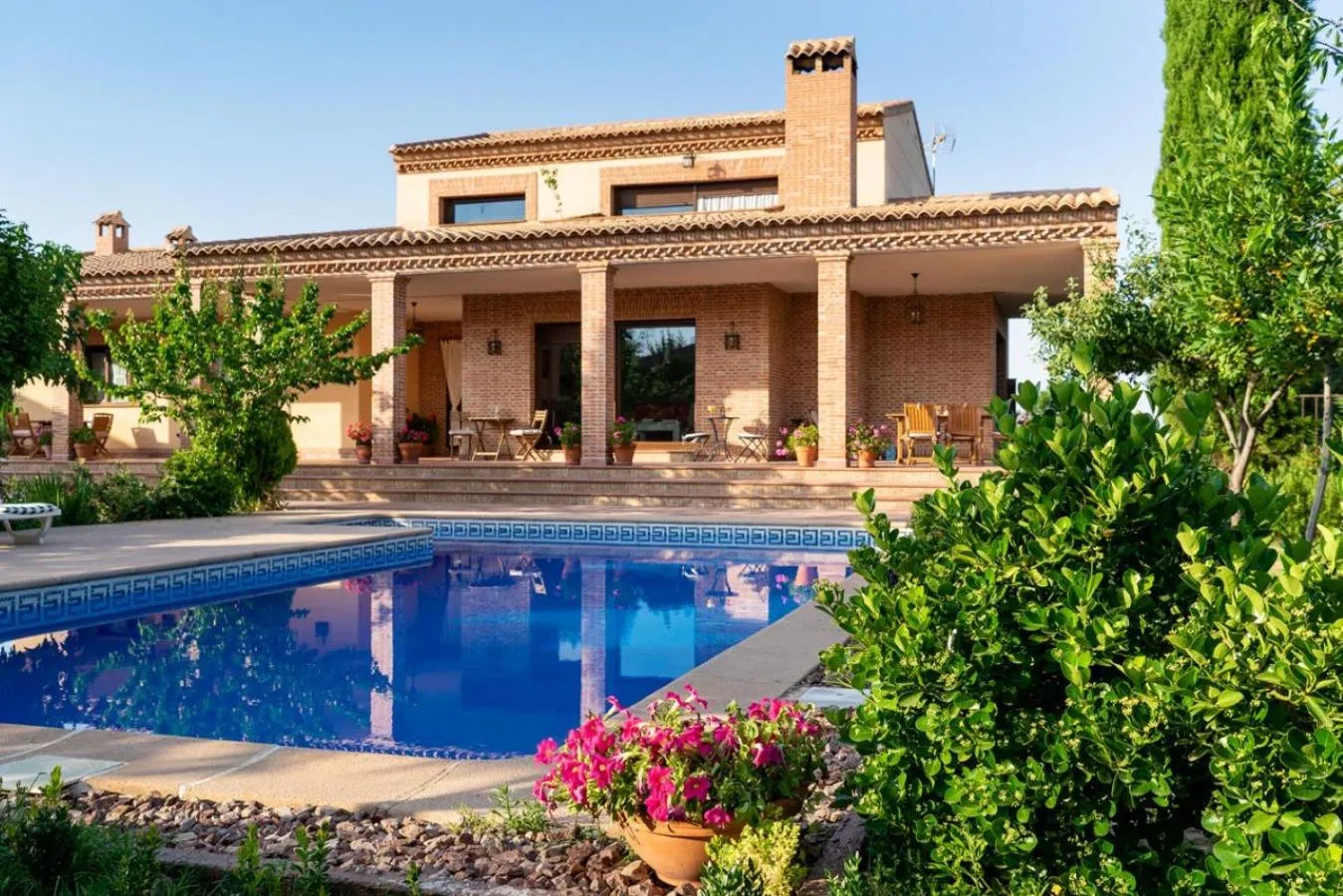 Pool view in Villa Marín Toledo