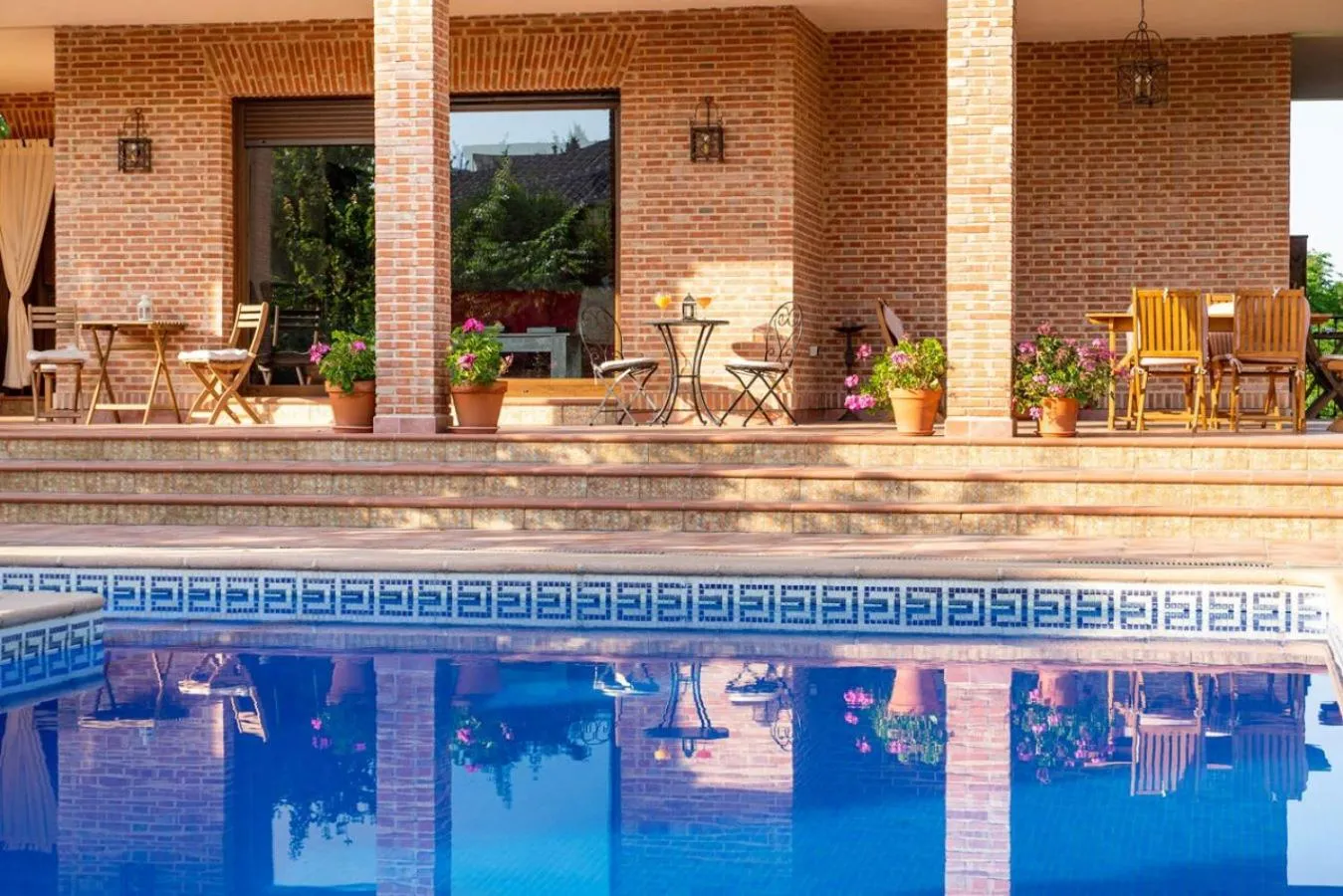 Pool view in Villa Marín Toledo