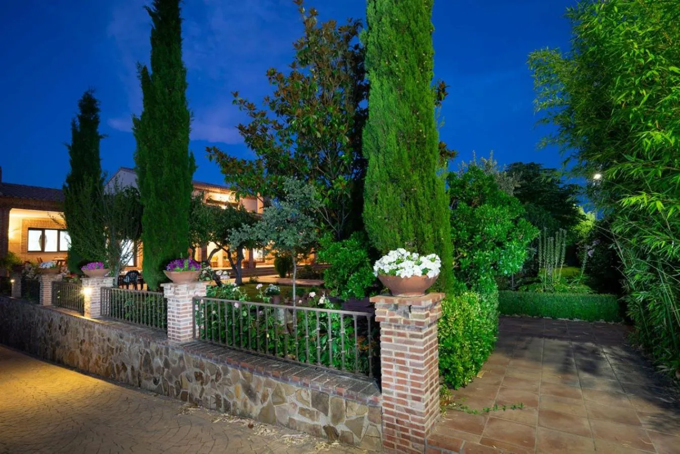 Garden view in Villa Marín Toledo