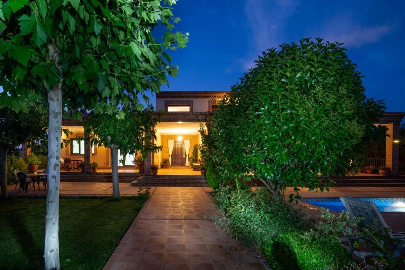 Evening entertainment in Villa Marín Toledo