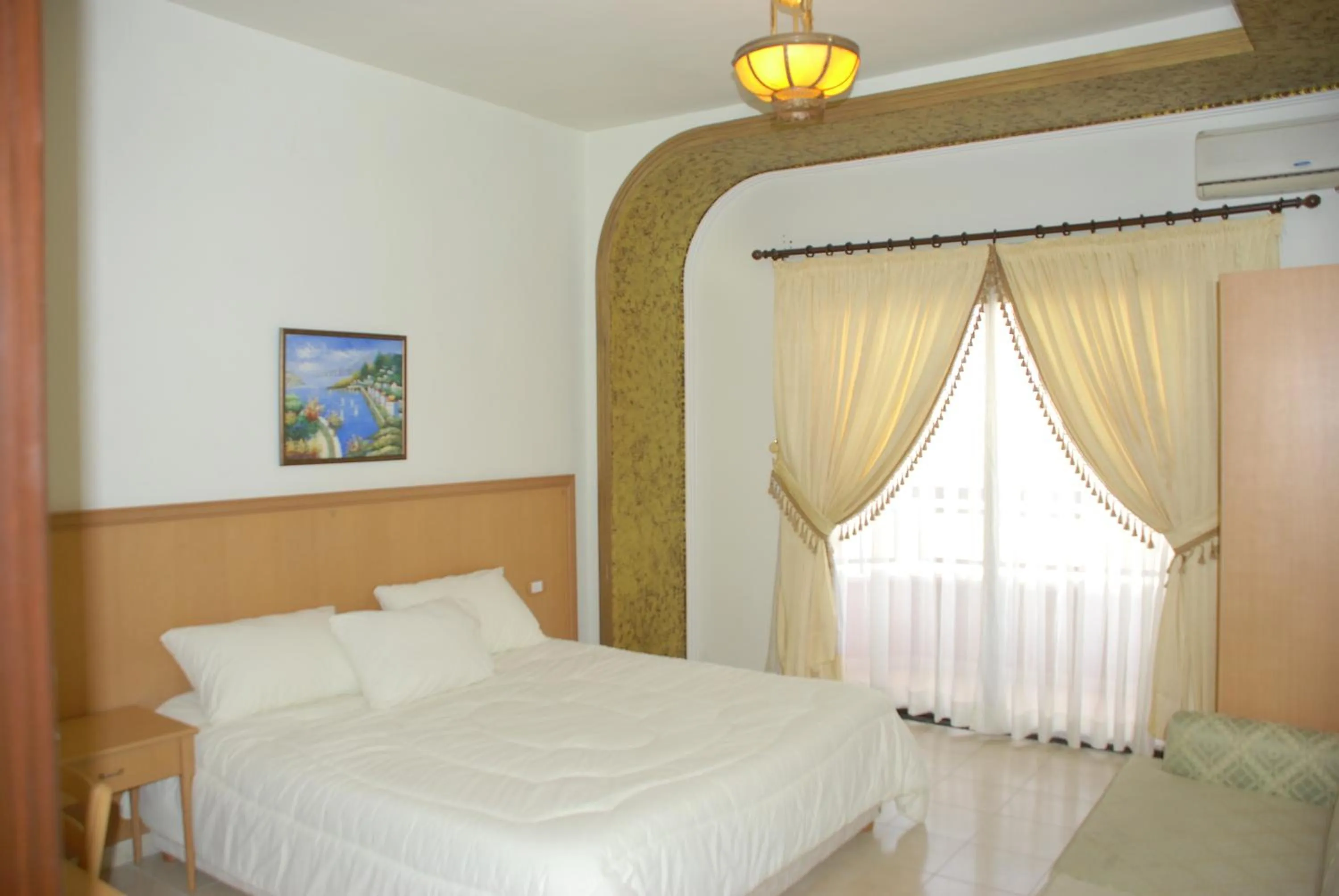 Day, Bed in Platinum Hotel