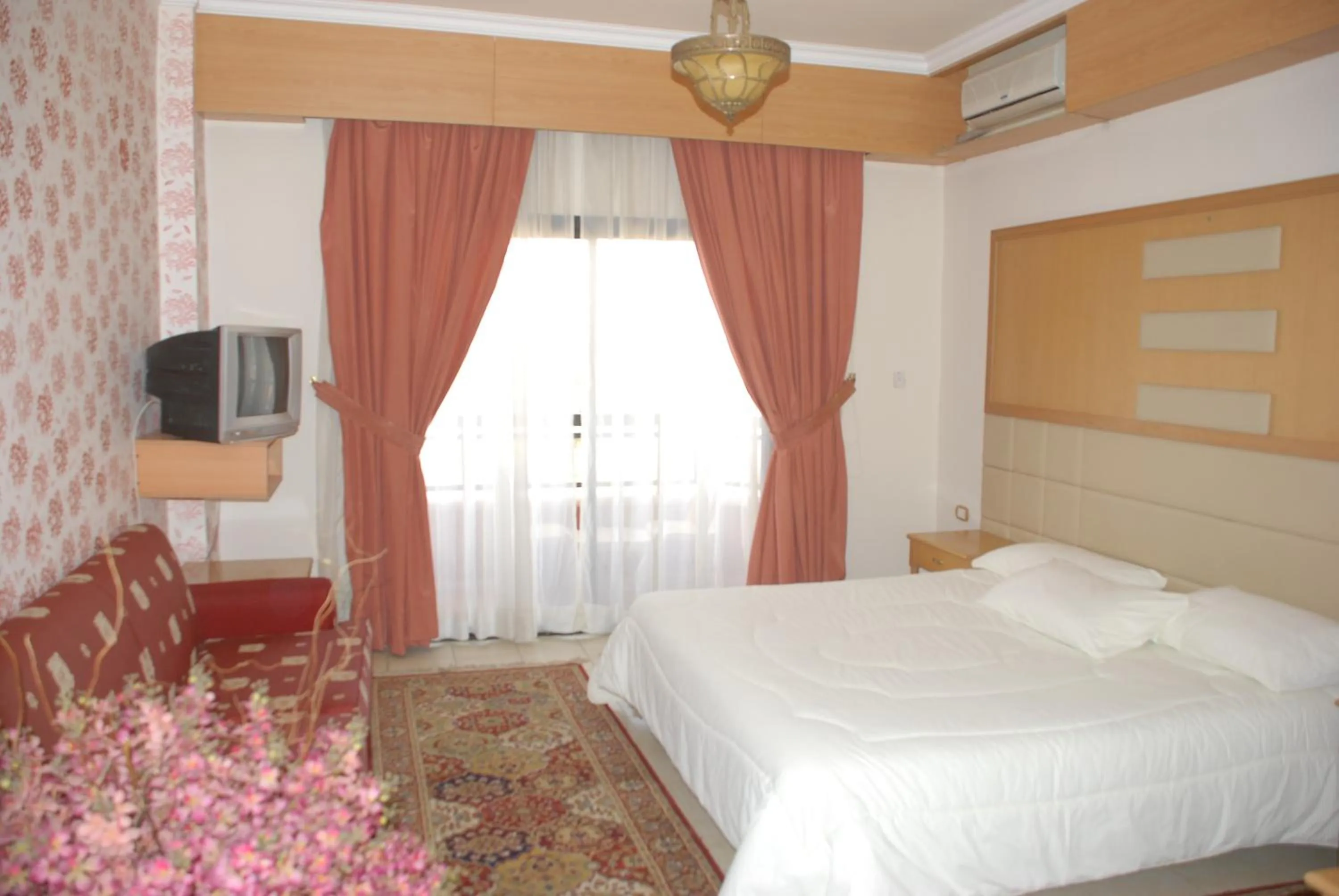 Day, Bed in Platinum Hotel