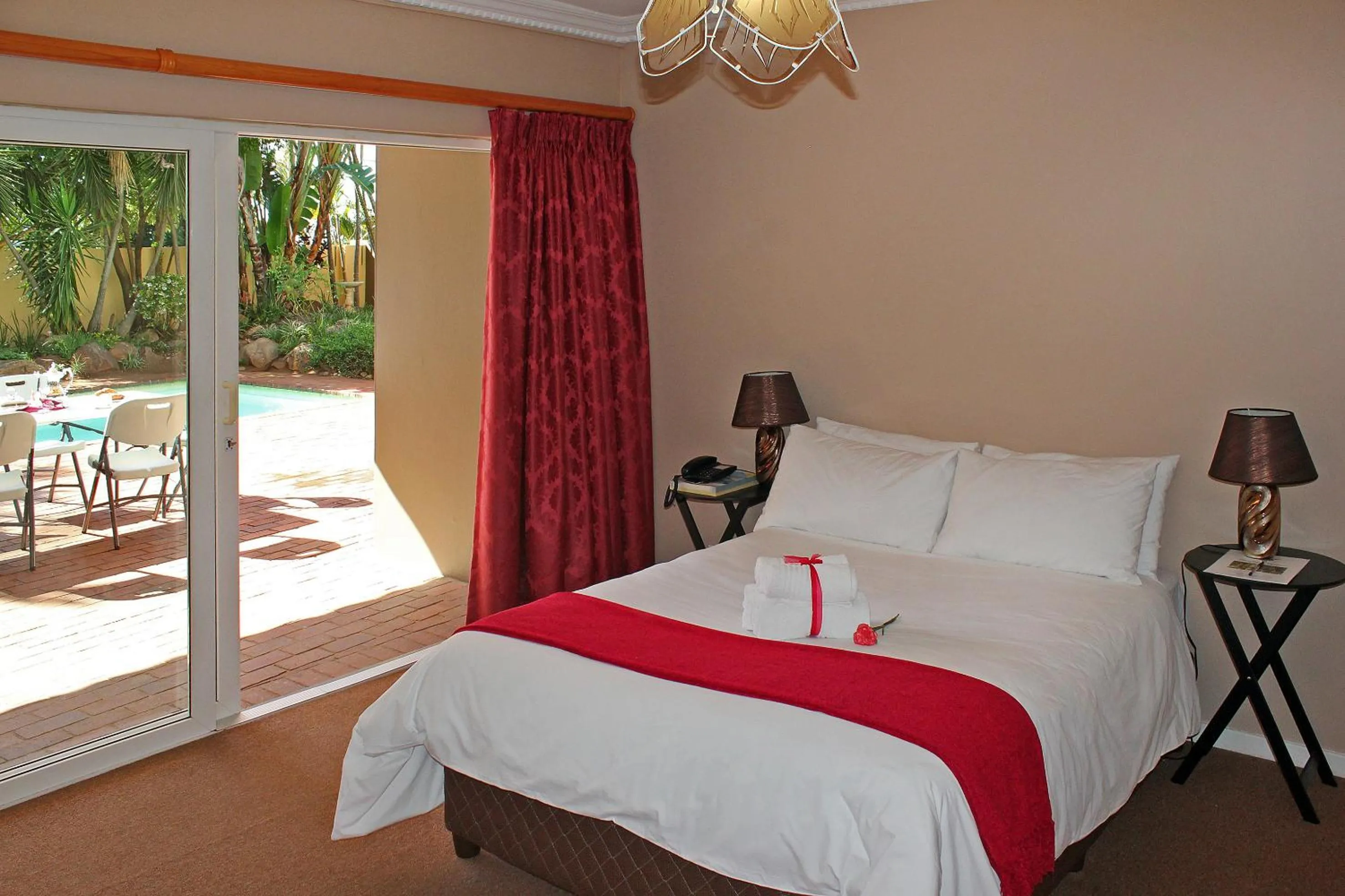 Property building, Bed in Durban Manor Guest House