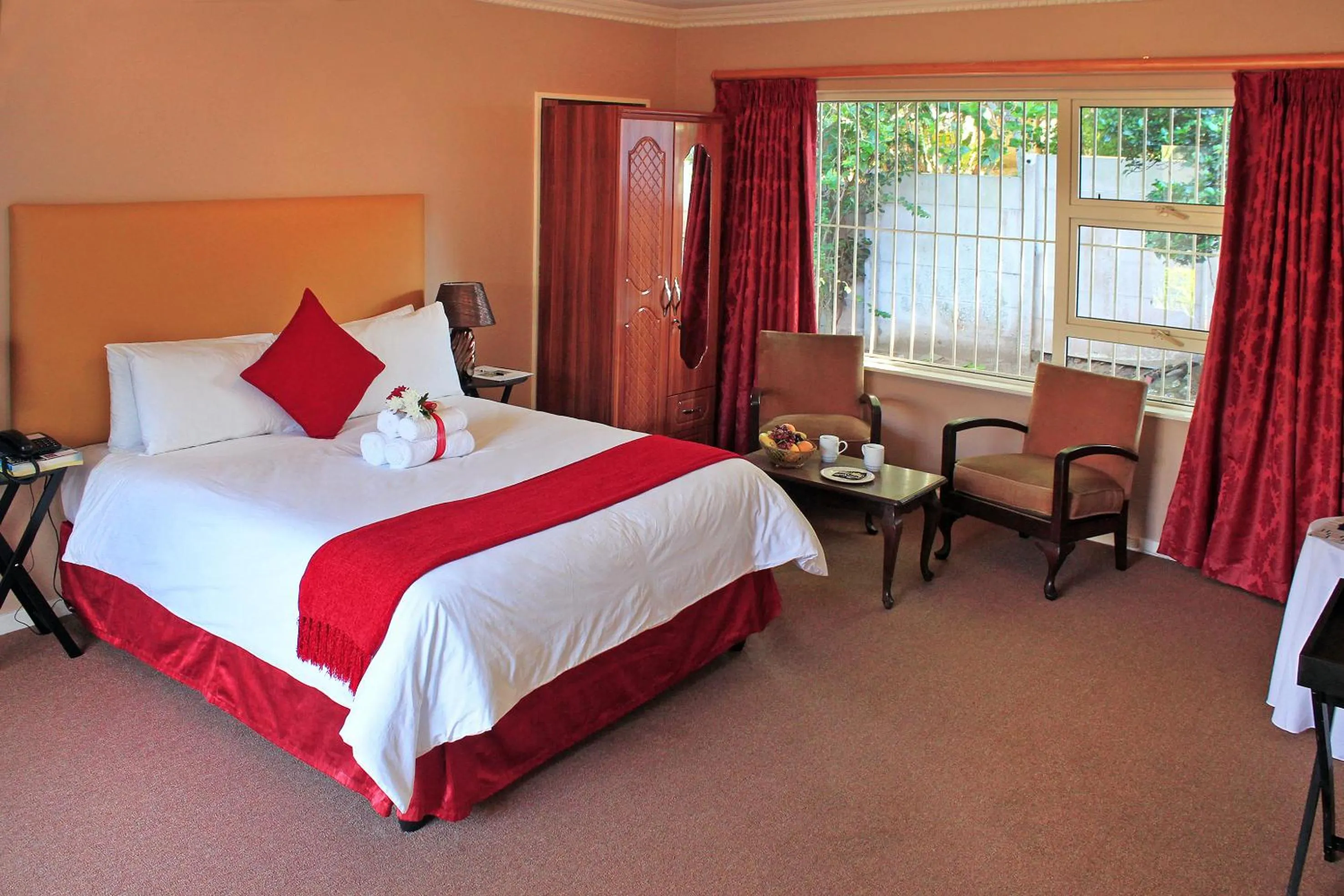 Property building, Bed in Durban Manor Guest House
