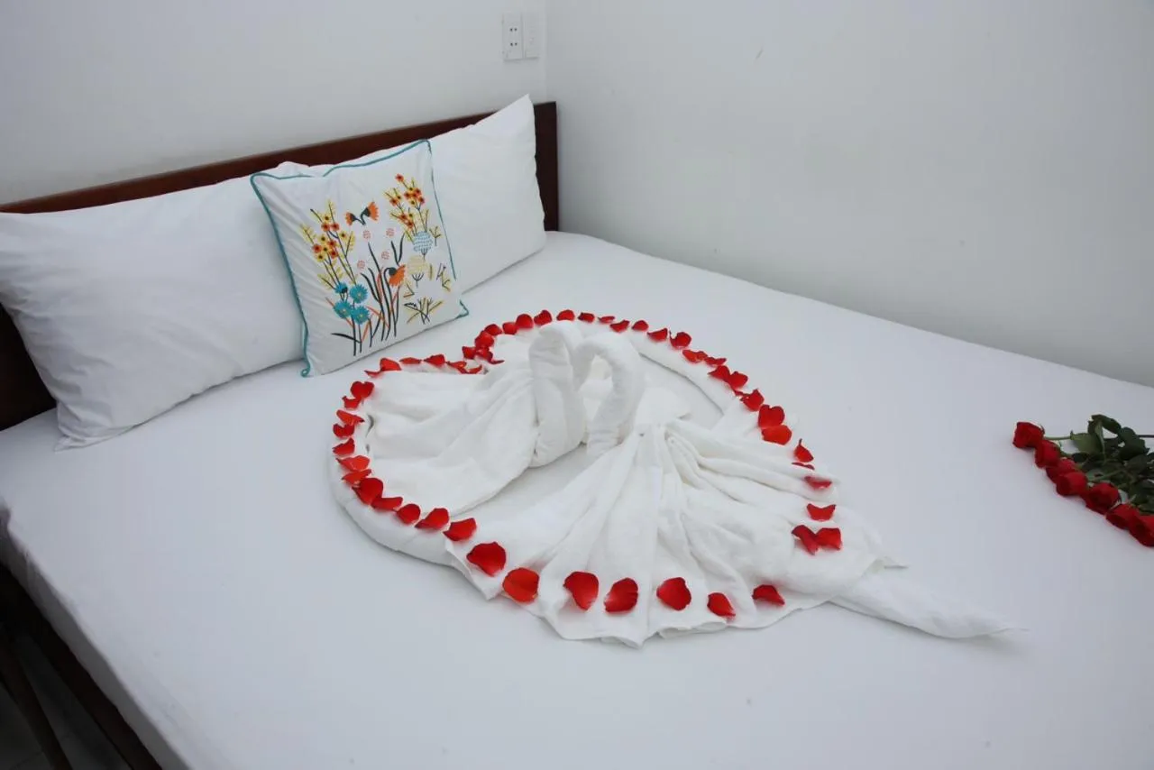 Standard Queen Room in An Bình Tài Hotel