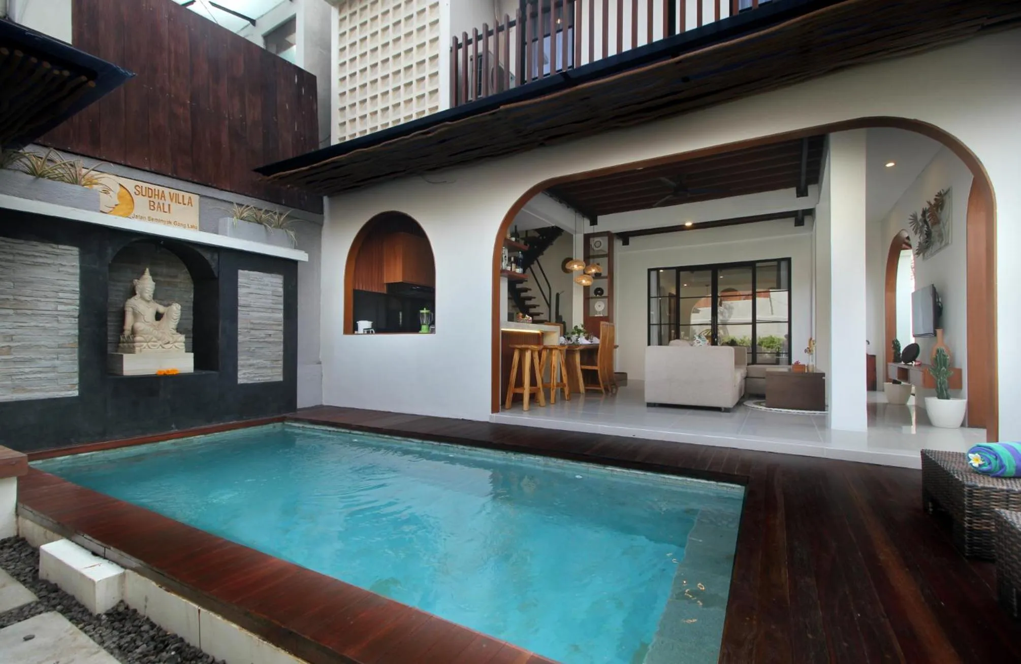 Swimming pool in Sudha Villa Bali Anyelir