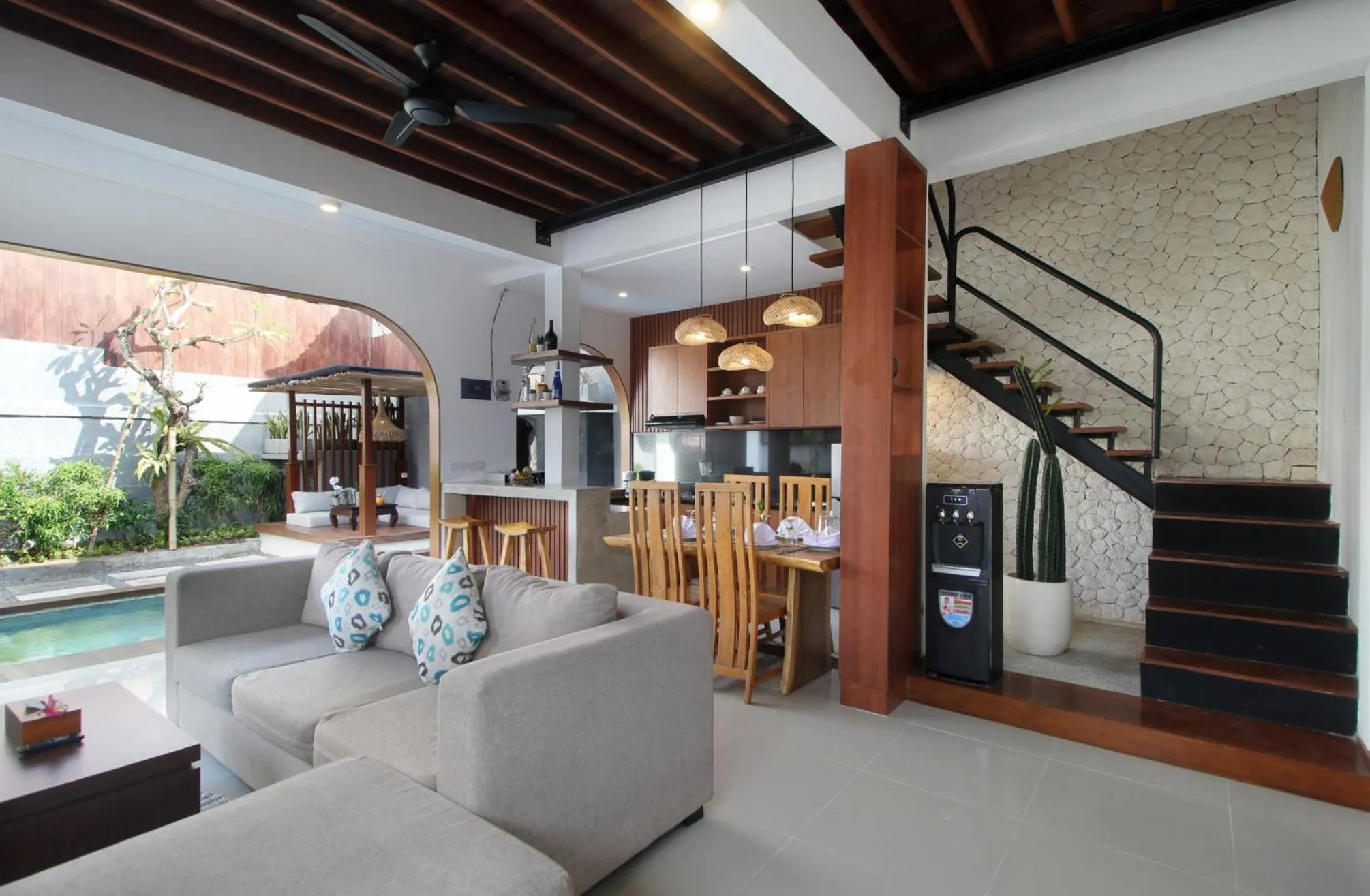 Kitchen or kitchenette in Sudha Villa Bali Anyelir