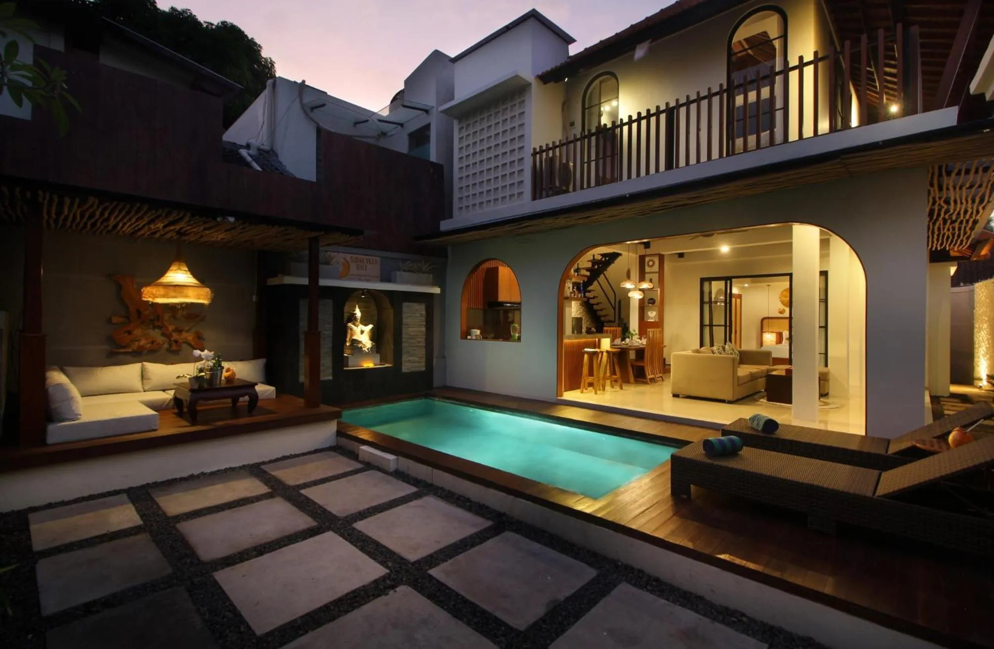 Night in Sudha Villa Bali Anyelir