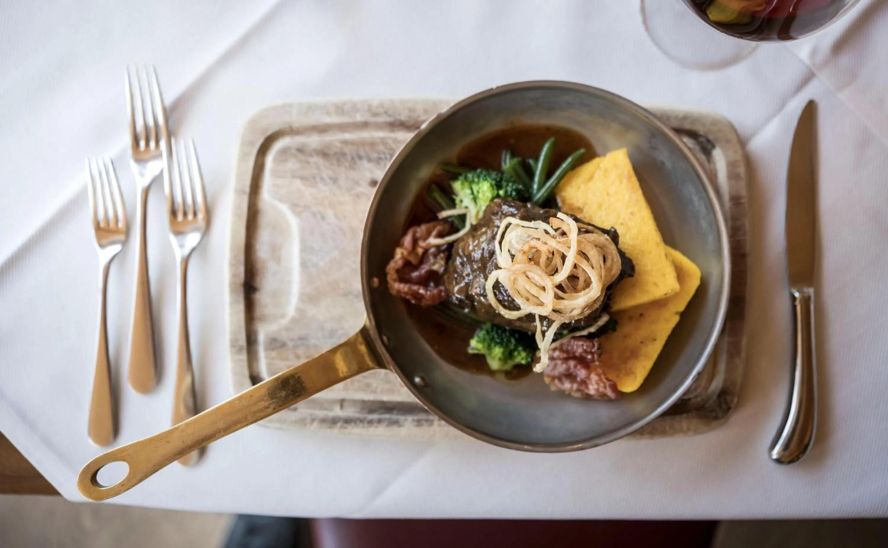 Food and drinks in Post Alpina - Family Mountain Chalets