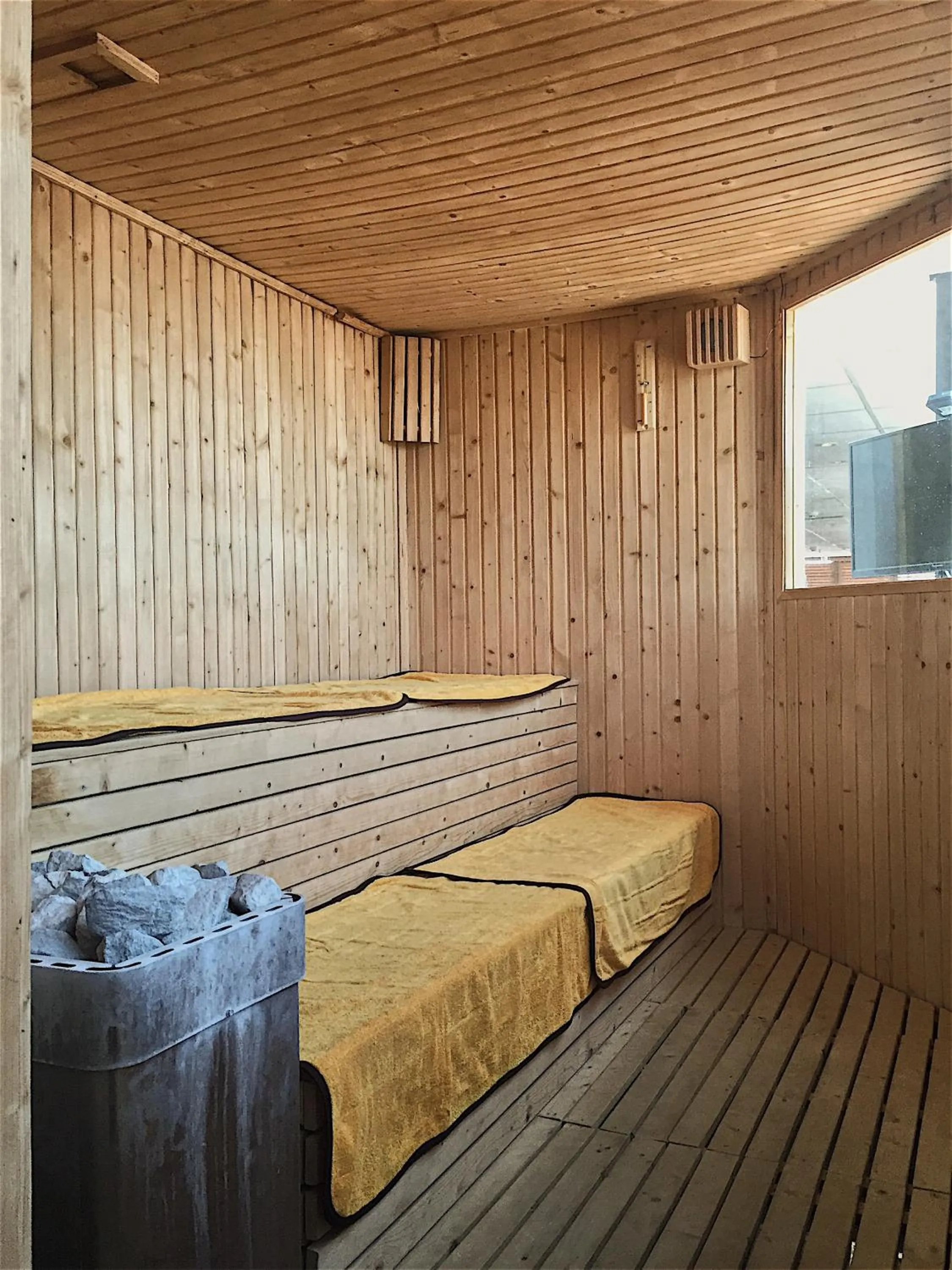 Property building, Bed in Sakura Hotel 3