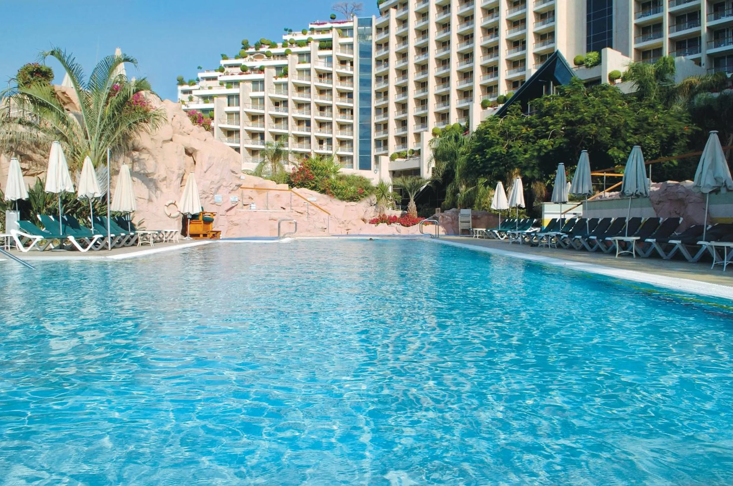 Swimming pool in Dan Eilat Hotel