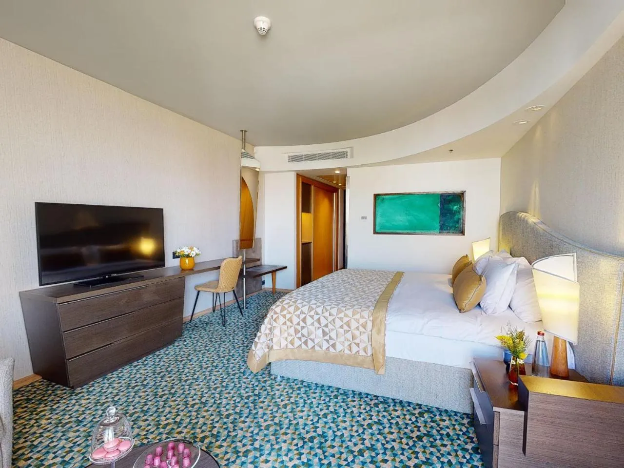 Bed in Dan Eilat Hotel