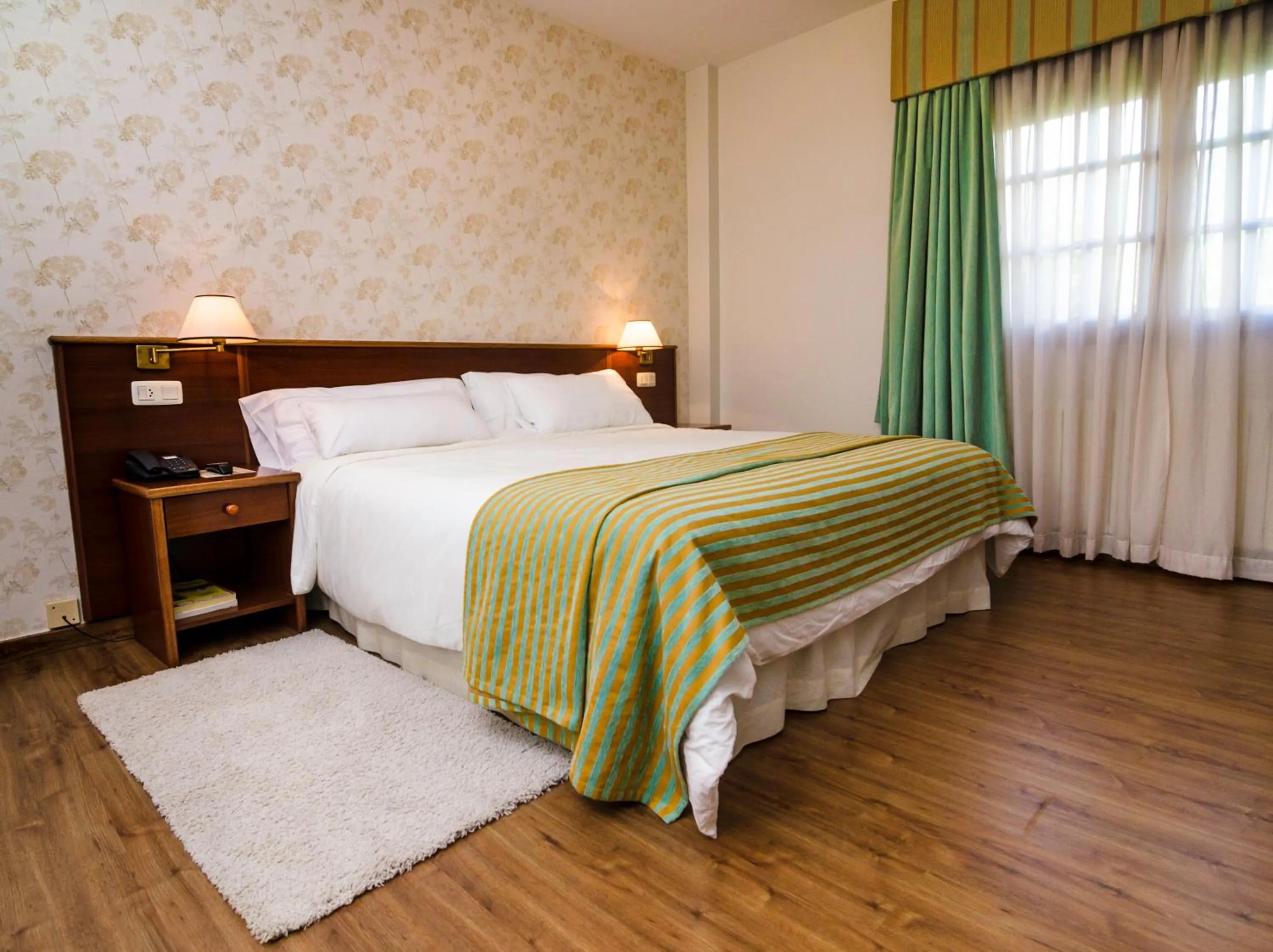 Photo of the whole room, Bed in Hotel & Apartamentos Cons da Garda