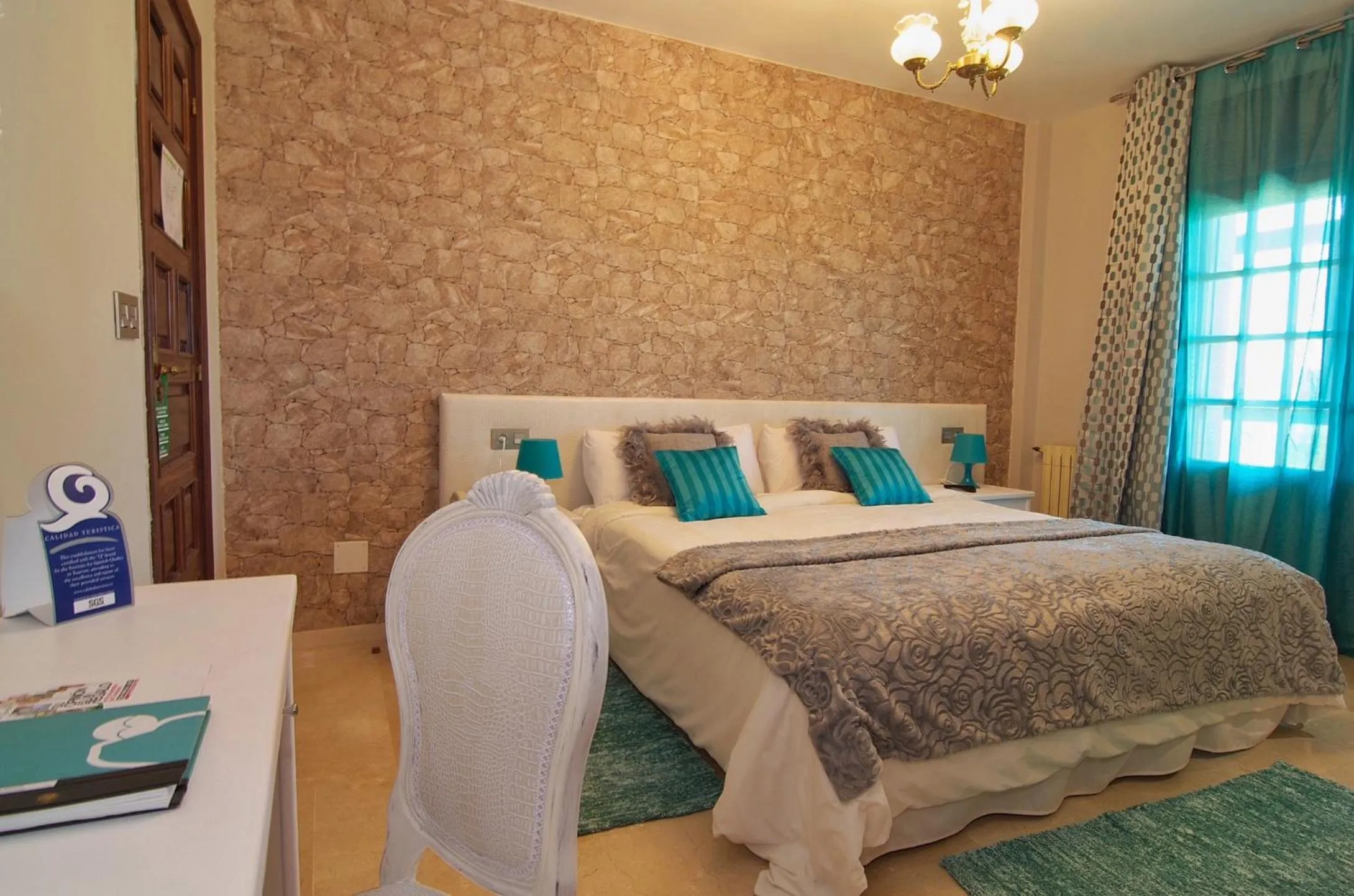 Photo of the whole room, Bed in Hotel & Apartamentos Cons da Garda