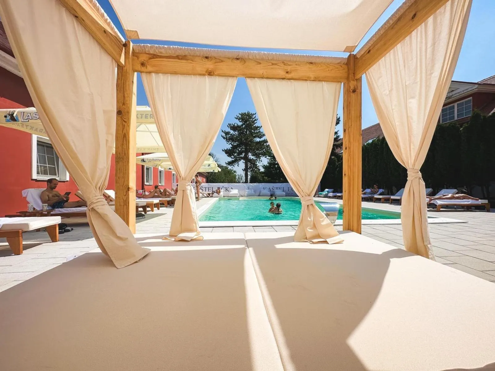 Swimming pool in Kaštel Ečka