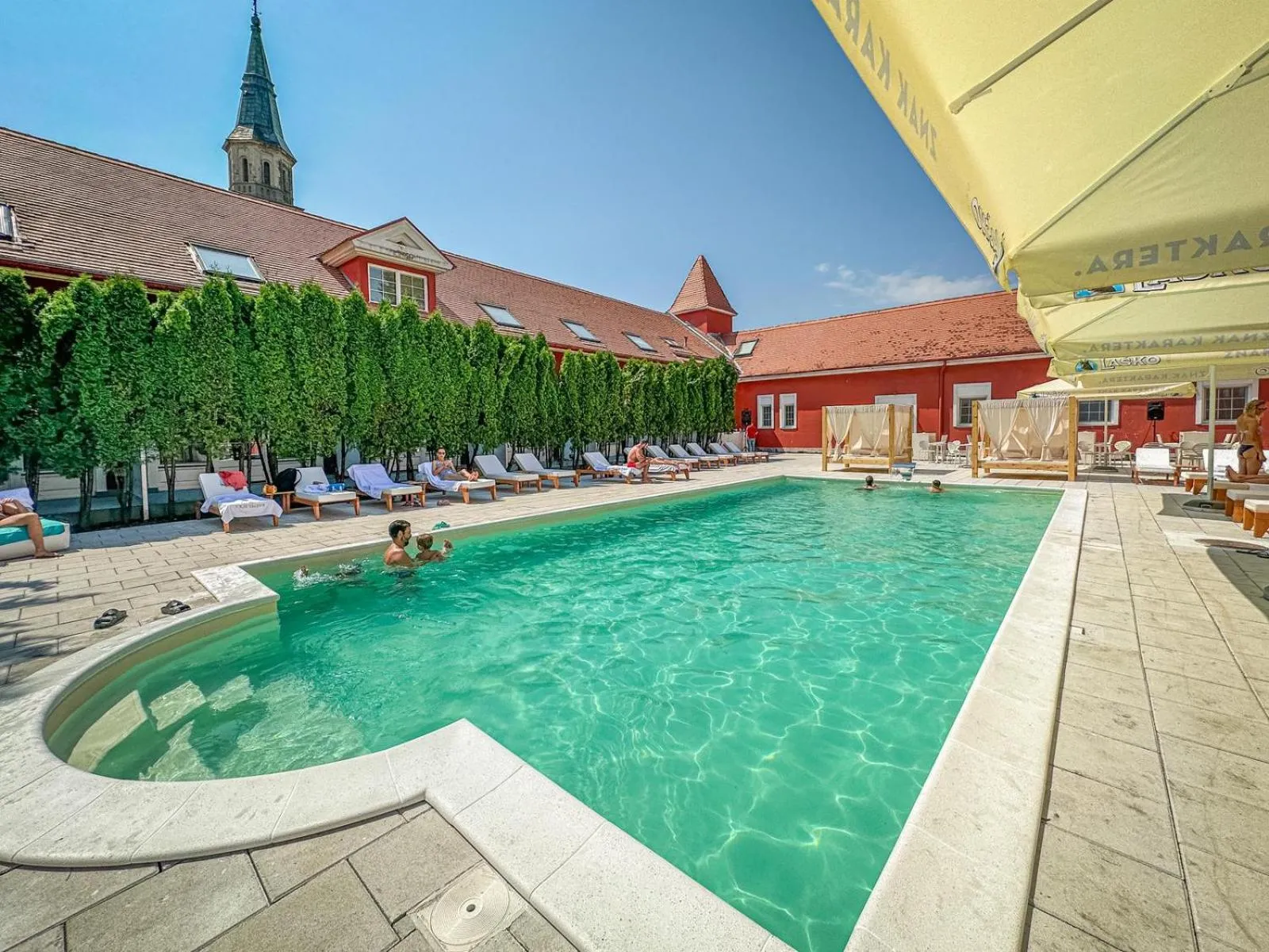 Swimming pool in Kaštel Ečka