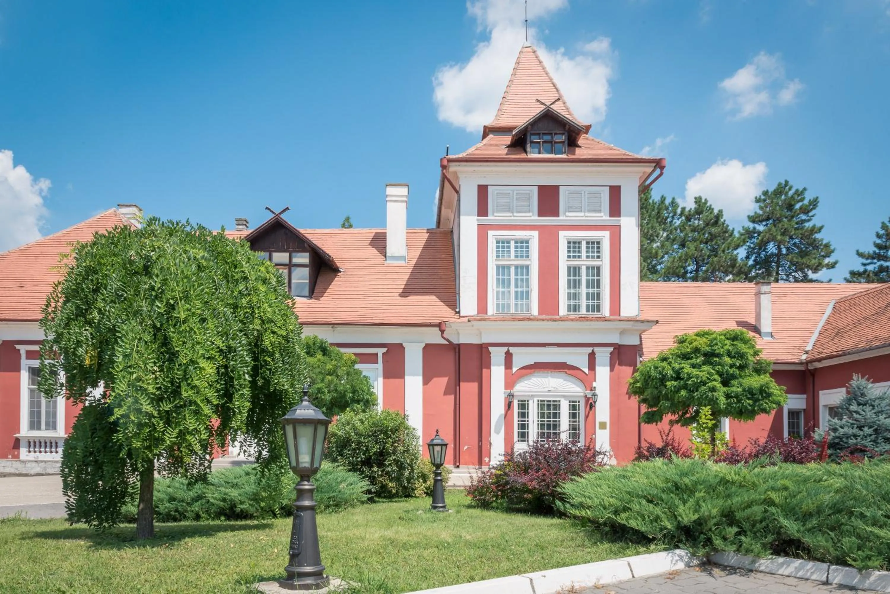 Property building in Kaštel Ečka